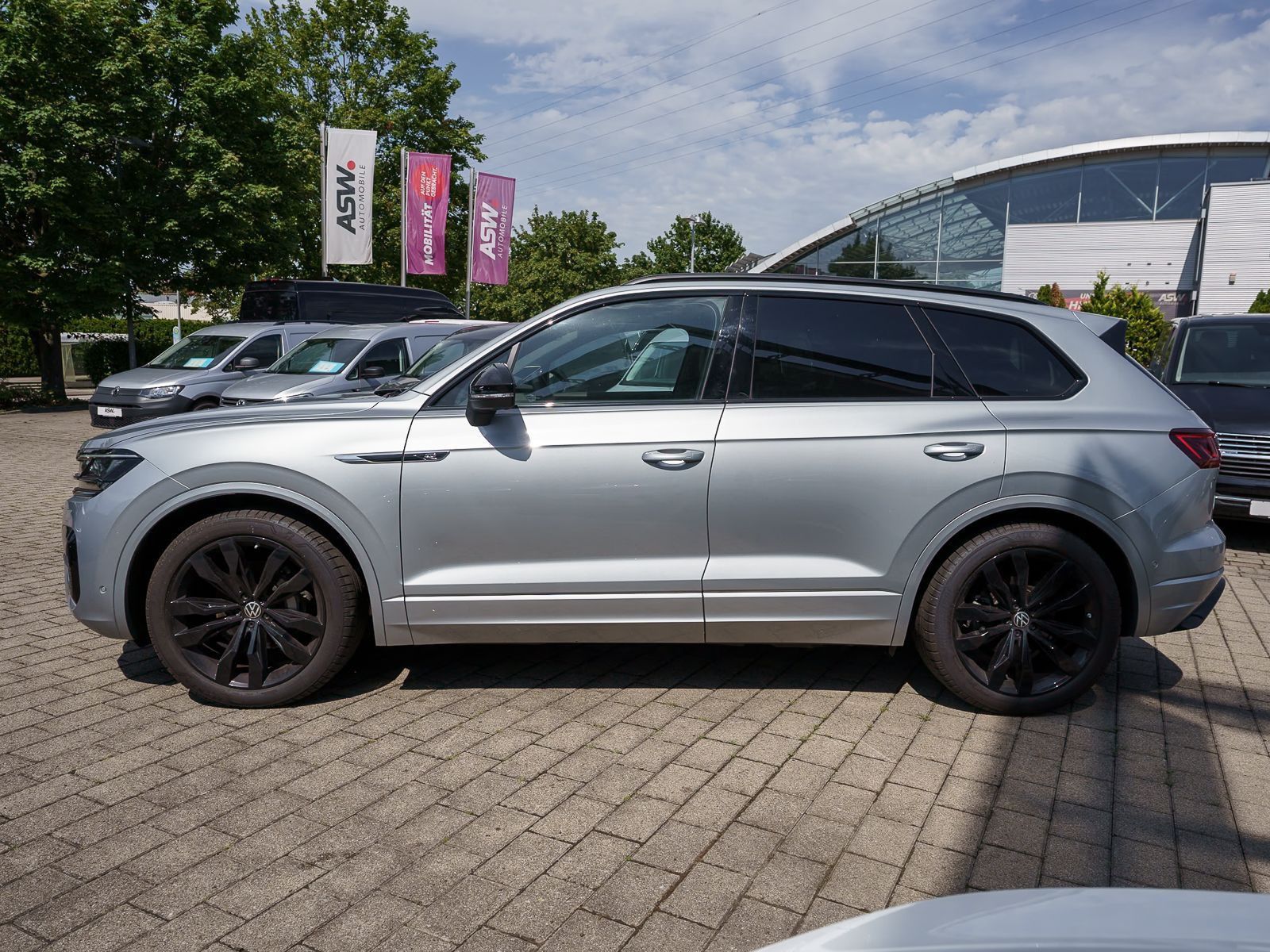 Fahrzeugabbildung Volkswagen Touareg R-Line TDI Head-up DYNAUDIO Standhz AHK