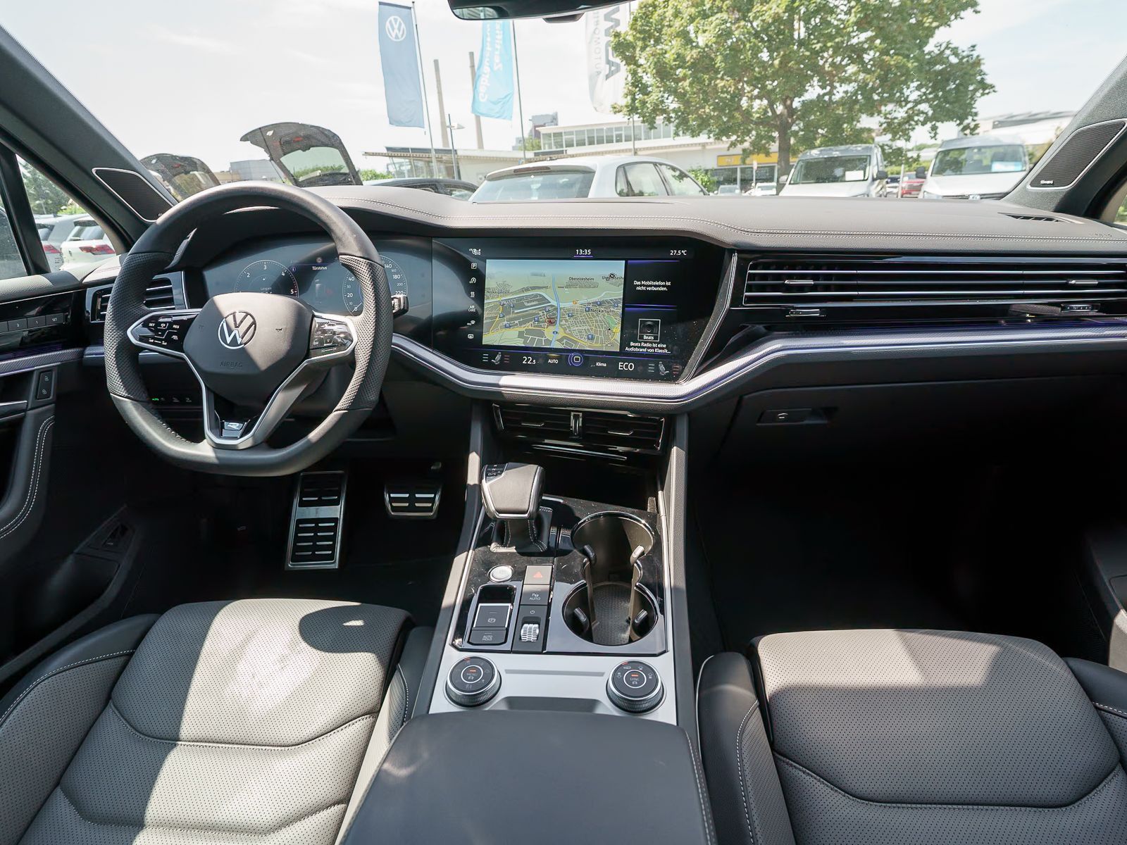 Fahrzeugabbildung Volkswagen Touareg R-Line TDI Head-up DYNAUDIO Standhz AHK