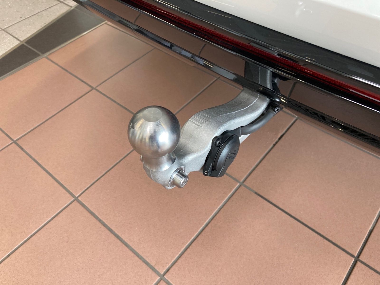 Fahrzeugabbildung Volkswagen Touareg R-Line 3.0 V6 TDI SCR 4MOTION Automatik
