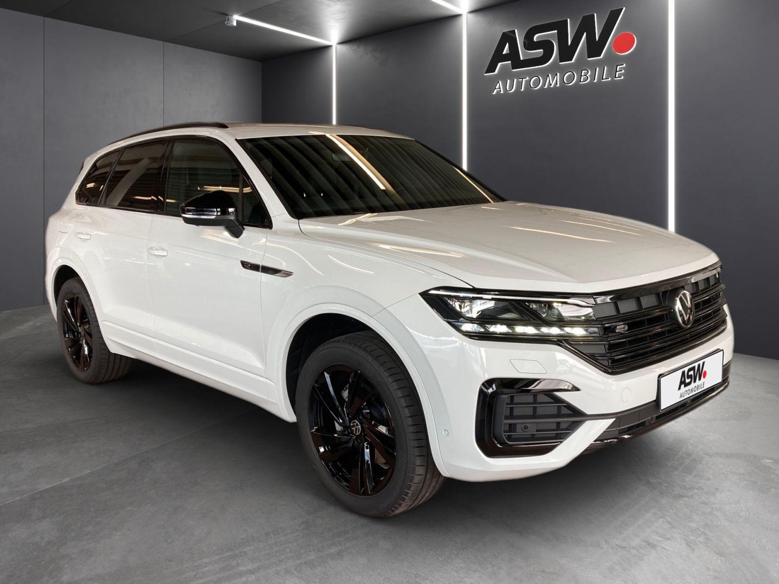 Fahrzeugabbildung Volkswagen Touareg R-Line 3.0 V6 TDI SCR 4MOTION Automatik