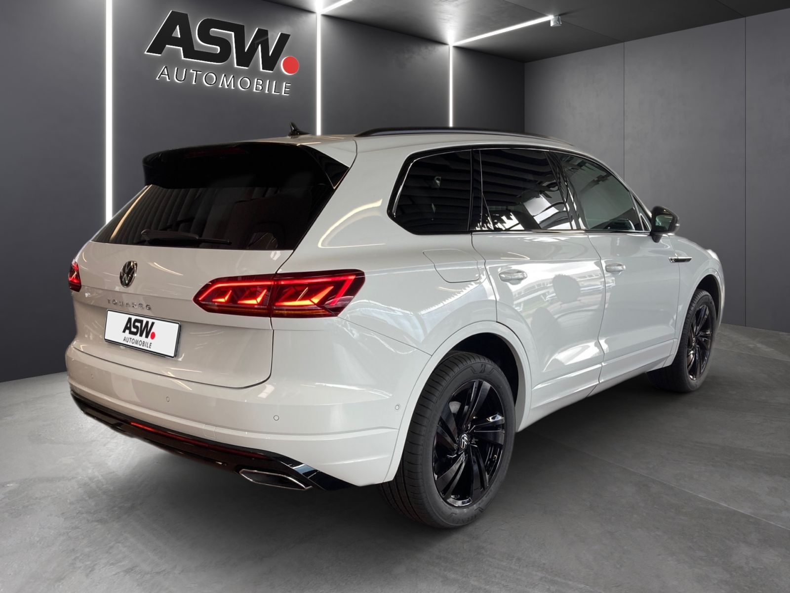 Fahrzeugabbildung Volkswagen Touareg R-Line 3.0 V6 TDI SCR 4MOTION Automatik
