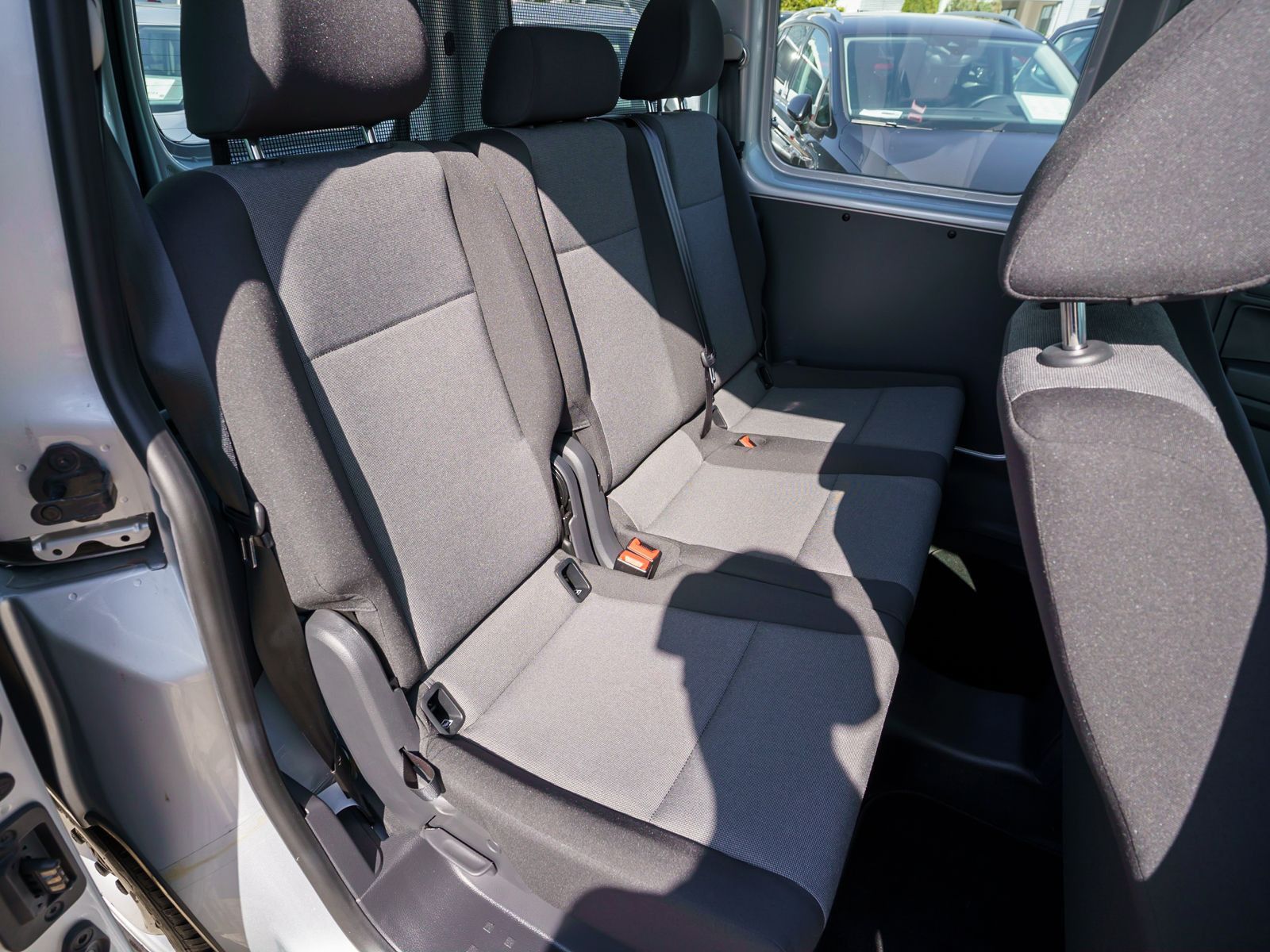 Fahrzeugabbildung Volkswagen Caddy Kombi 5-Sitzer 1.4 TSI Klima GRA Bluetooth