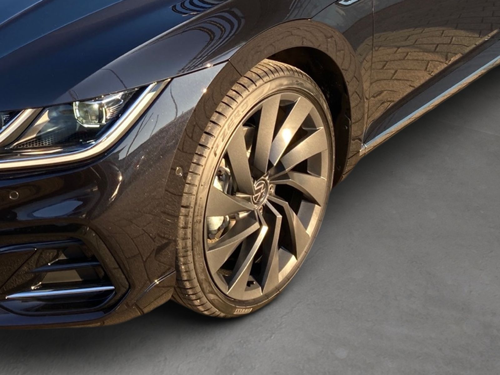 Fahrzeugabbildung Volkswagen Arteon Shooting Brake R-Line 2.0 TDI SCR 4MOTION
