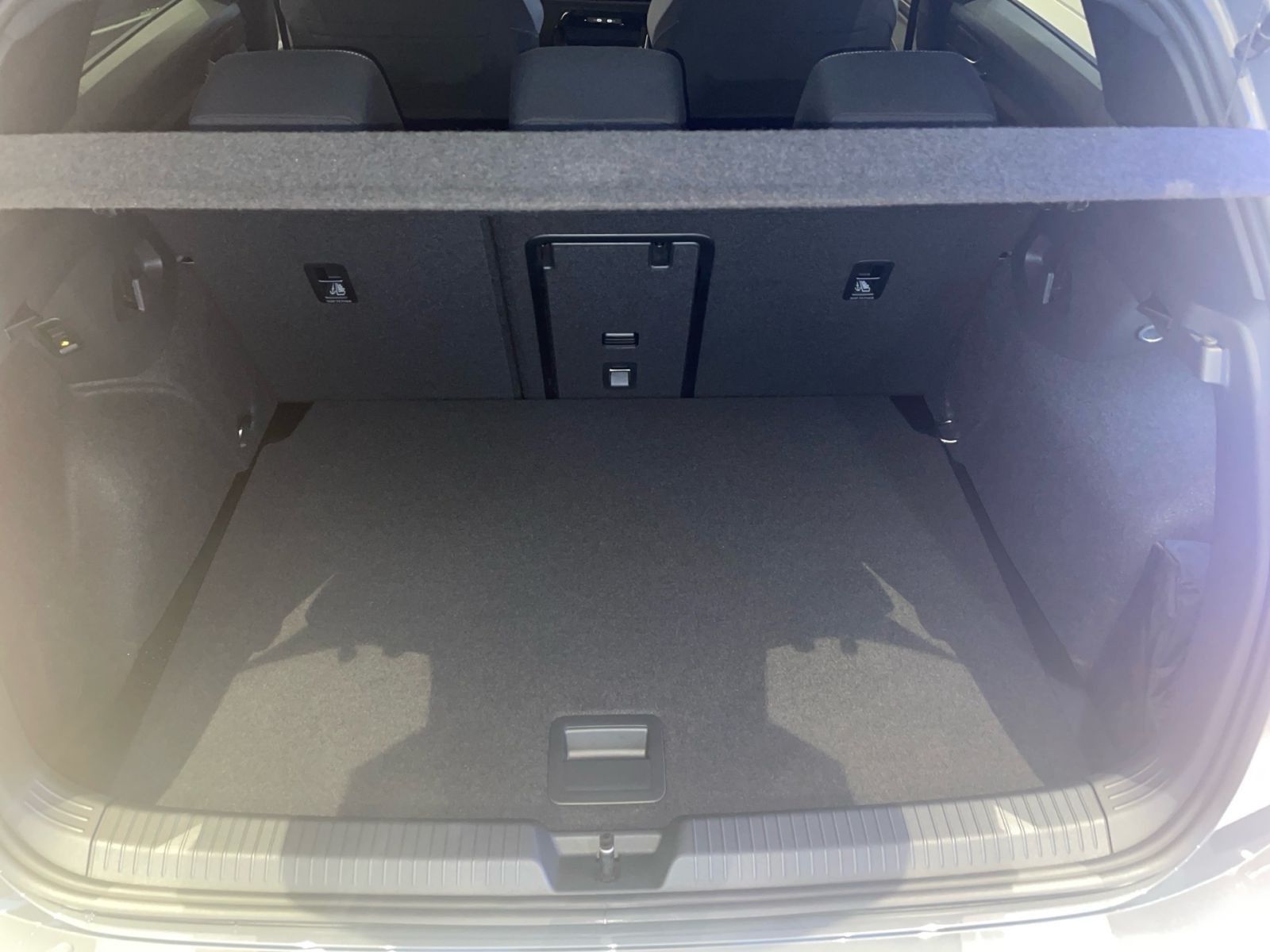 Fahrzeugabbildung Volkswagen Golf GTD 2,0 l TDI 200 PS DSG IQ.LIGHT AHK Kamer