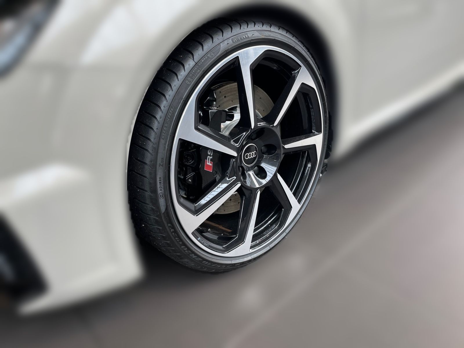 Fahrzeugabbildung Audi TT RS Roadster 294(400) kW(PS) S tronic