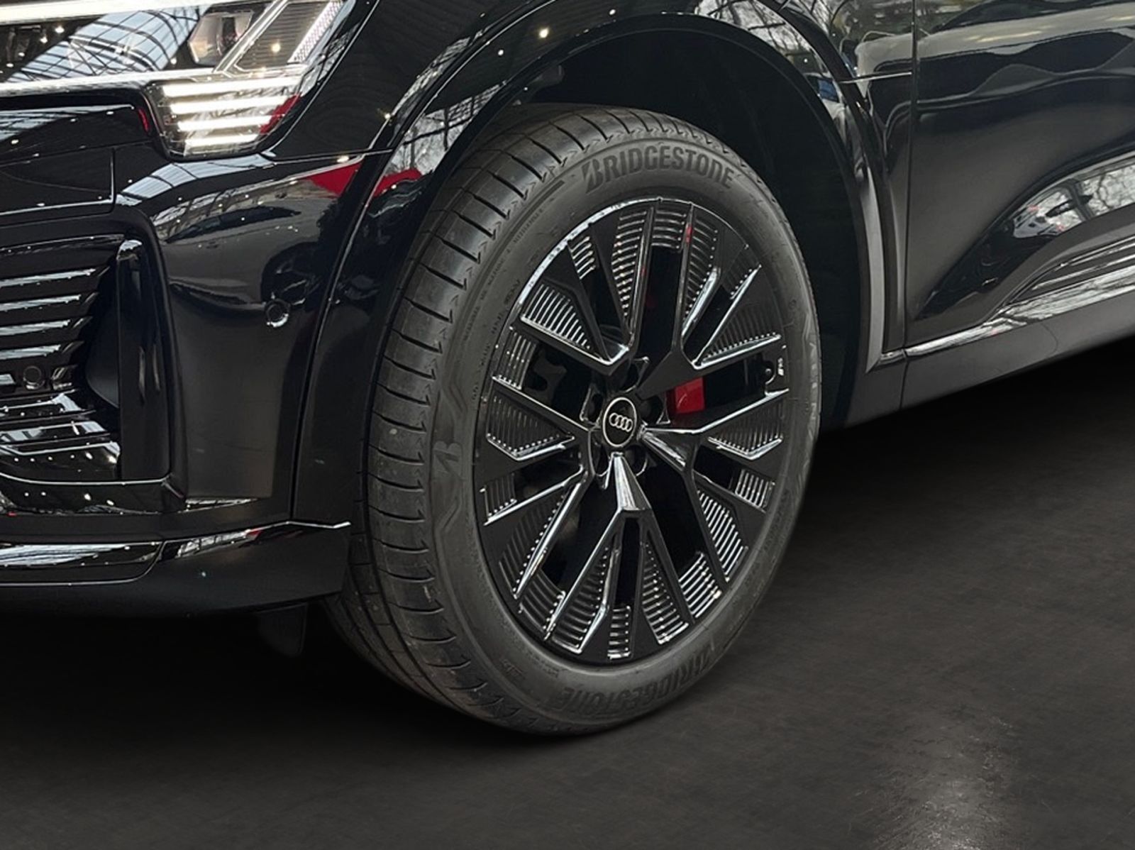 Fahrzeugabbildung Audi Q8 Sportback S-line 55 e-tron quattro 300 kW