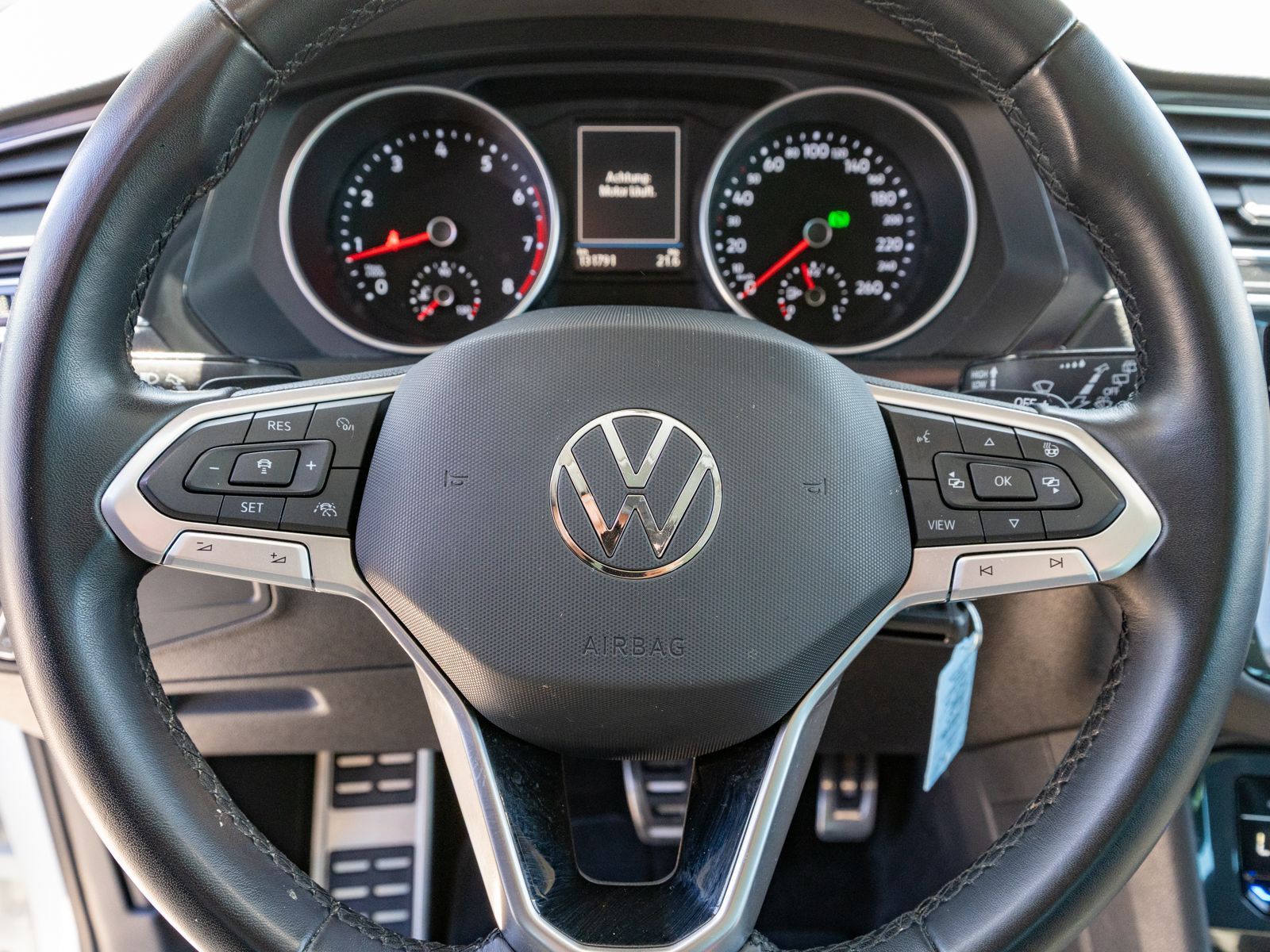 Fahrzeugabbildung Volkswagen Tiguan Active 1.5 TSI DSG LED Navi SHZ RFK