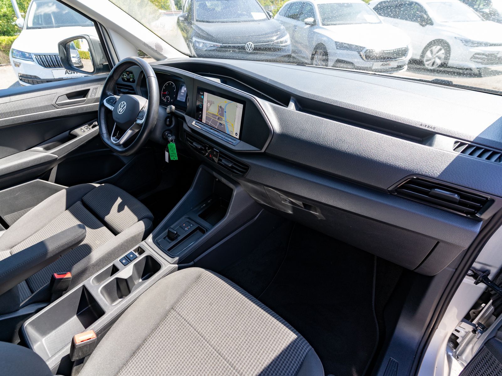 Fahrzeugabbildung Volkswagen Caddy Cargo 1.5TSI DSG Navi PDC RFK SHZ GRA