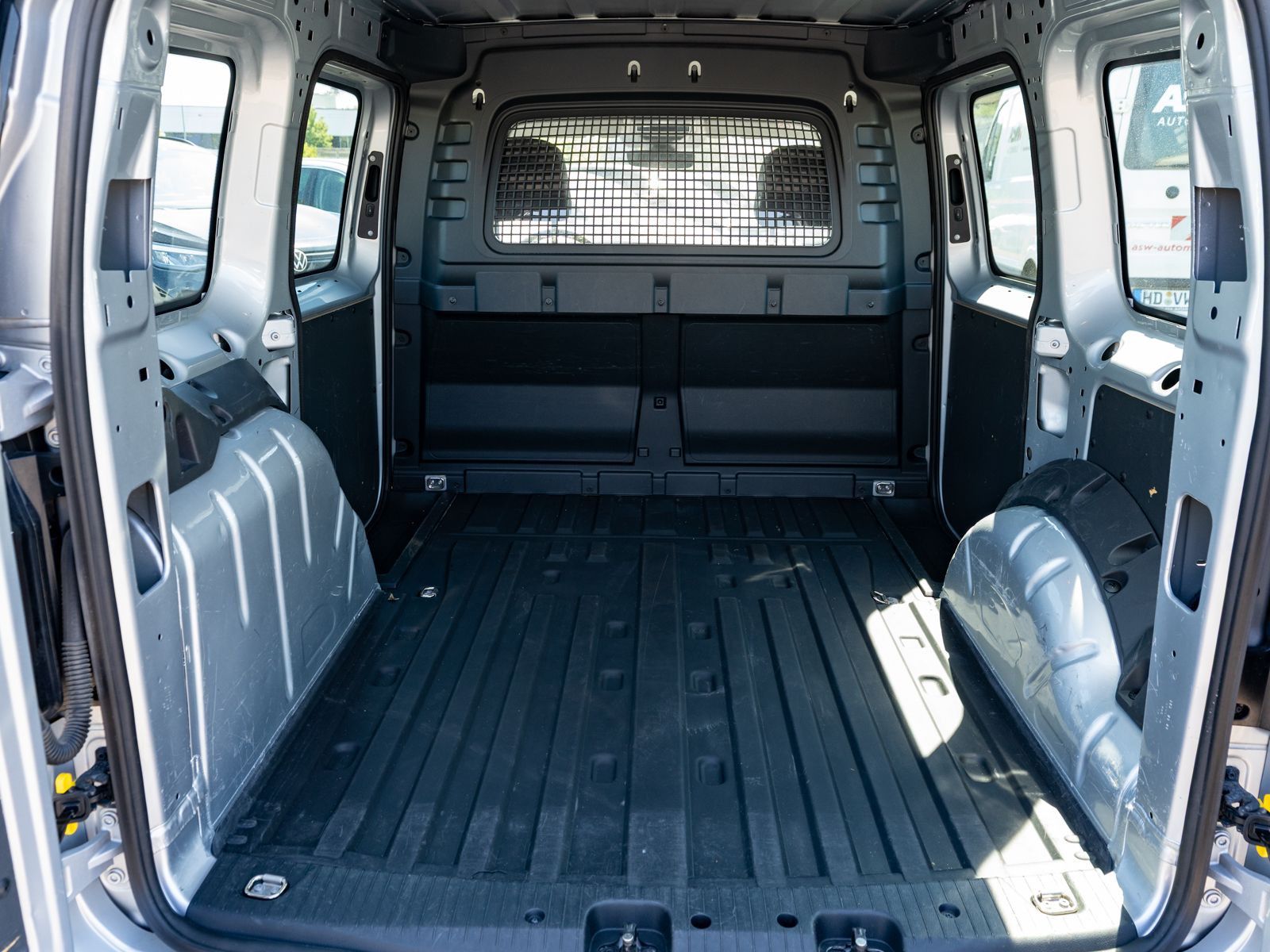 Fahrzeugabbildung Volkswagen Caddy Cargo 1.5TSI DSG Navi PDC RFK SHZ GRA