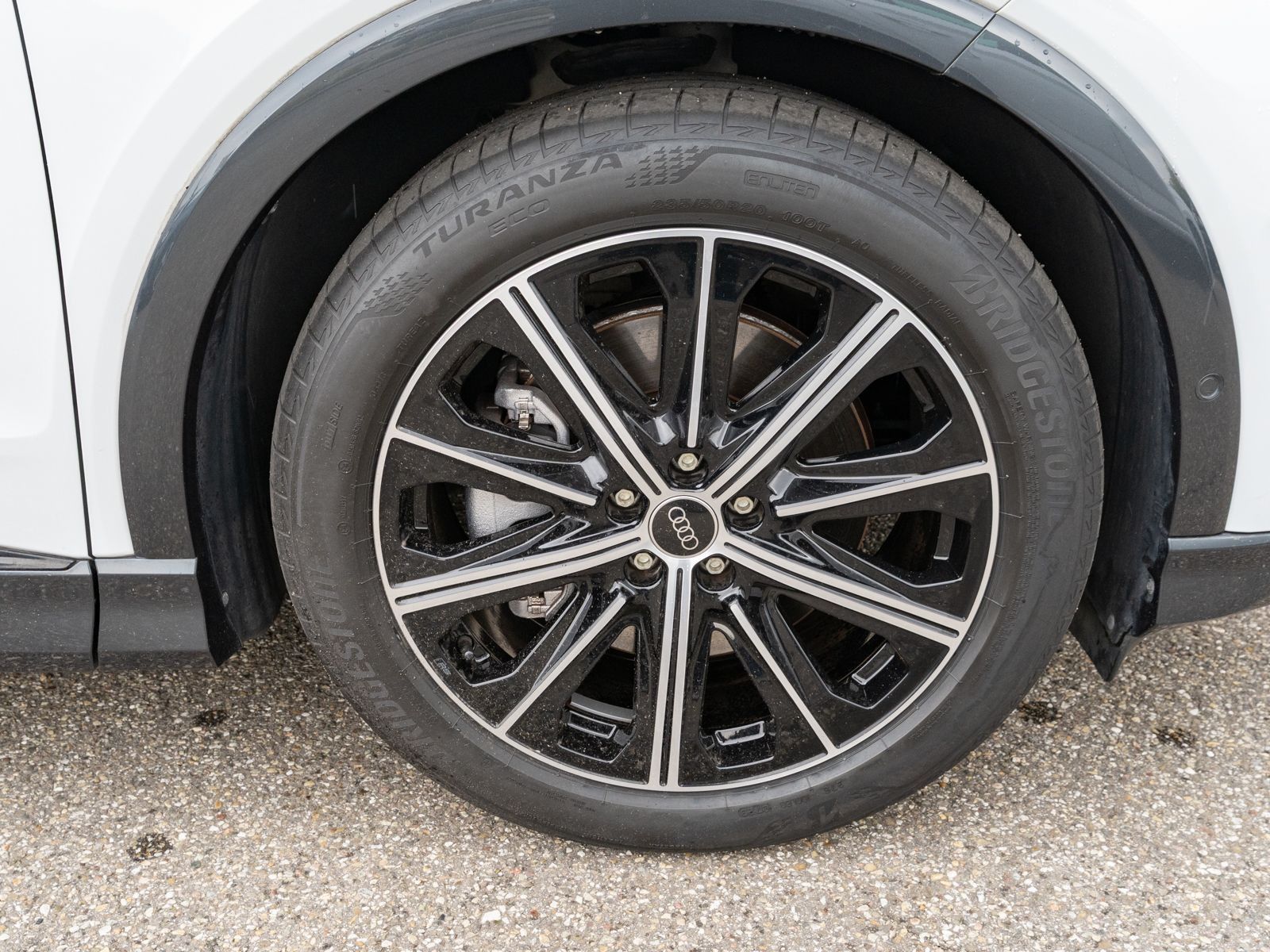 Fahrzeugabbildung Audi Q4 50 e-tron S line quattro NAVI MATRIX PANO RFK
