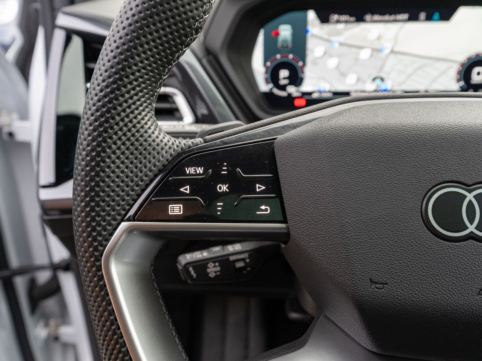 Fahrzeugabbildung Audi Q4 50 e-tron S line quattro NAVI MATRIX PANO RFK
