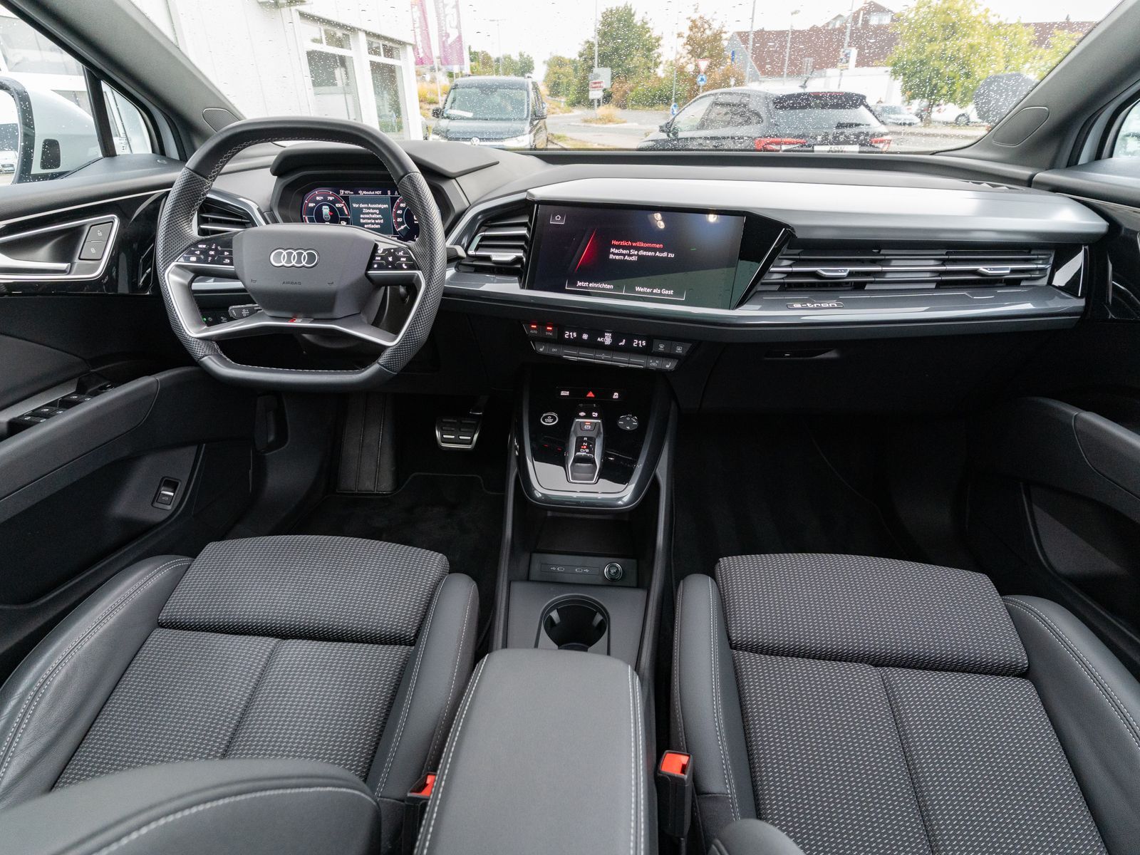 Fahrzeugabbildung Audi Q4 50 e-tron S line quattro NAVI MATRIX PANO RFK