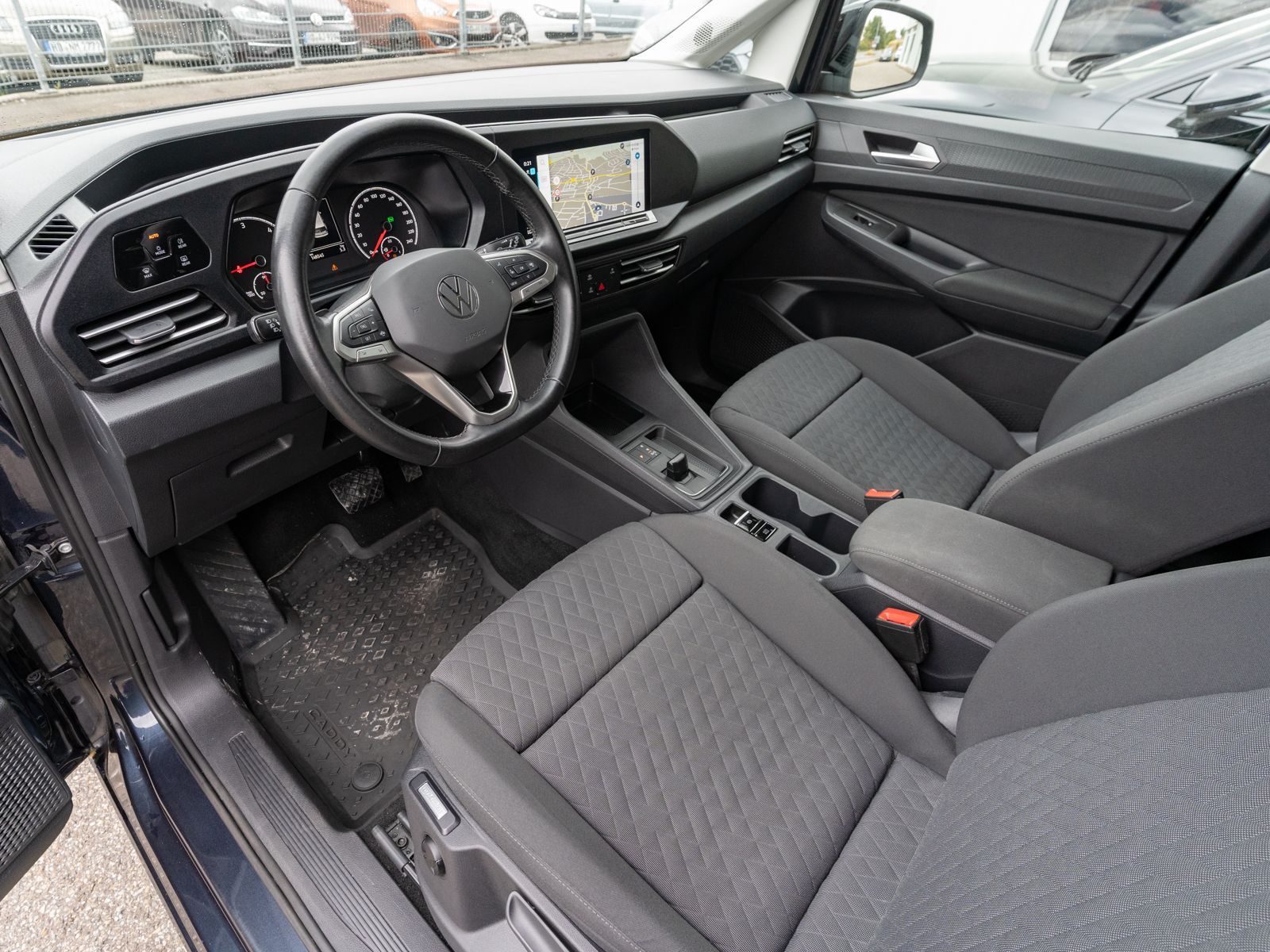Fahrzeugabbildung Volkswagen Caddy Maxi Life 2.0TDI DSG LED Navi RFK Carplay