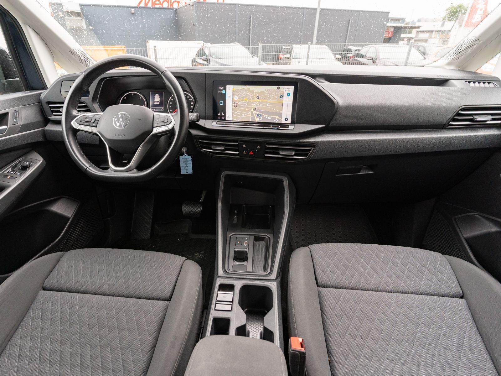 Fahrzeugabbildung Volkswagen Caddy Maxi Life 2.0TDI DSG LED Navi RFK Carplay