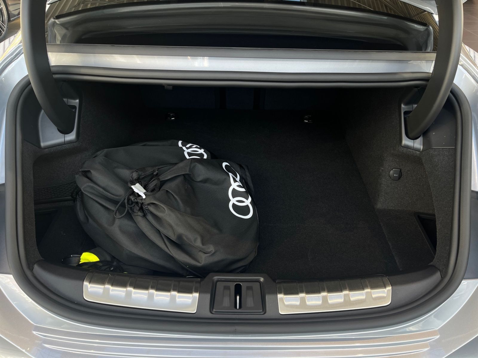 Fahrzeugabbildung Audi RS e-tron GT 440 kW 360 Grad Kam. LED Sportsitze