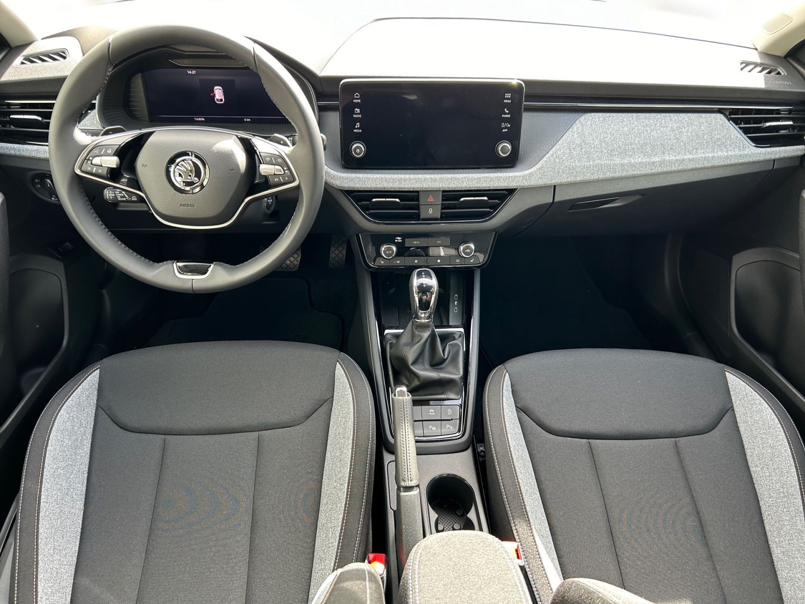 Fahrzeugabbildung SKODA Scala Drive 1,0TSI 115PS DSG Kamera PDC ACC AHK