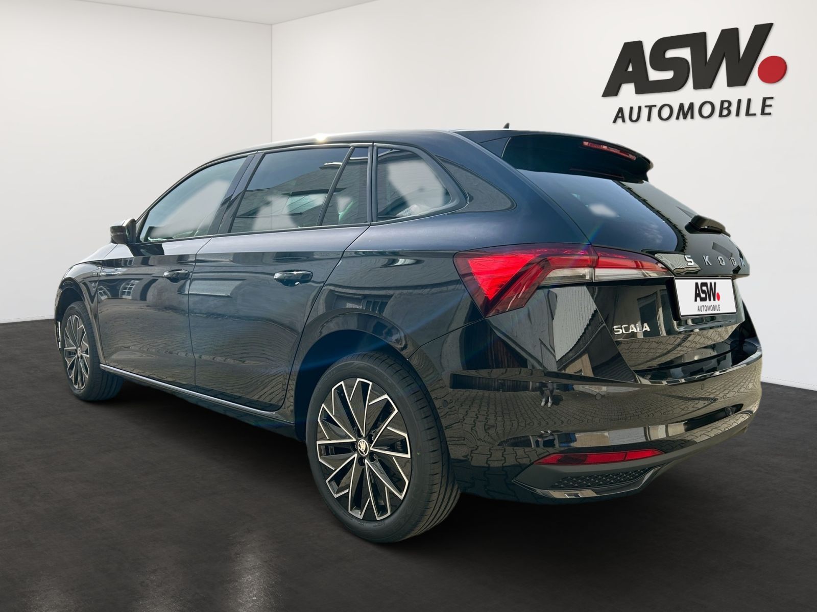 Fahrzeugabbildung SKODA Scala Drive 1,0TSI 115PS DSG Kamera PDC ACC AHK