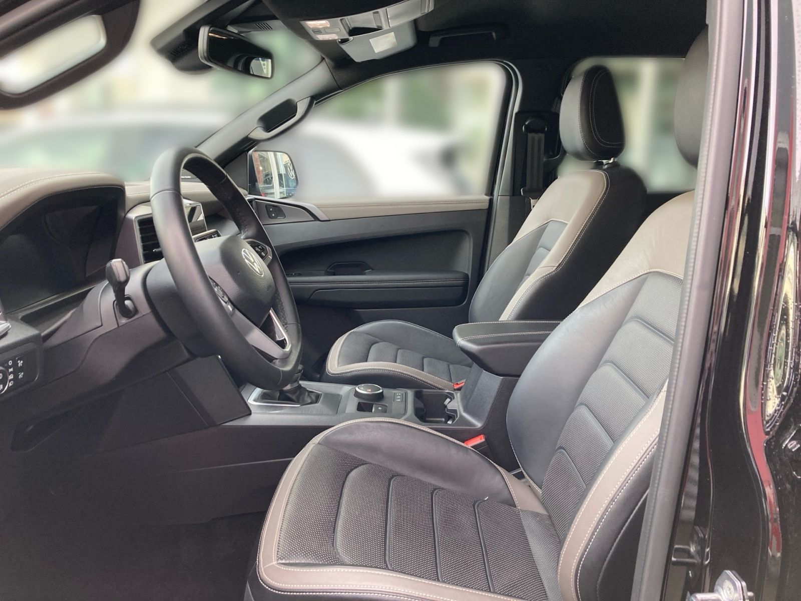 Fahrzeugabbildung Volkswagen Amarok Aventura DC 177 kW 3.0 TDI 4M NAVI ACC