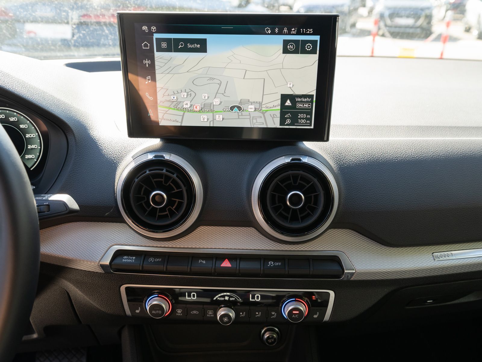 Fahrzeugabbildung Audi Q2 advanced 35TFSI Stroni NAVI LED RFK ACC LEDER
