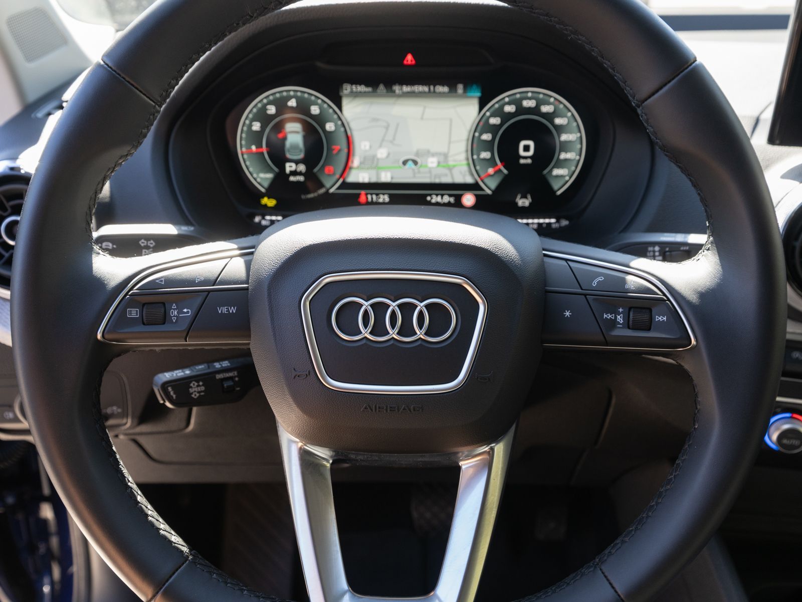 Fahrzeugabbildung Audi Q2 advanced 35TFSI Stroni NAVI LED RFK ACC LEDER