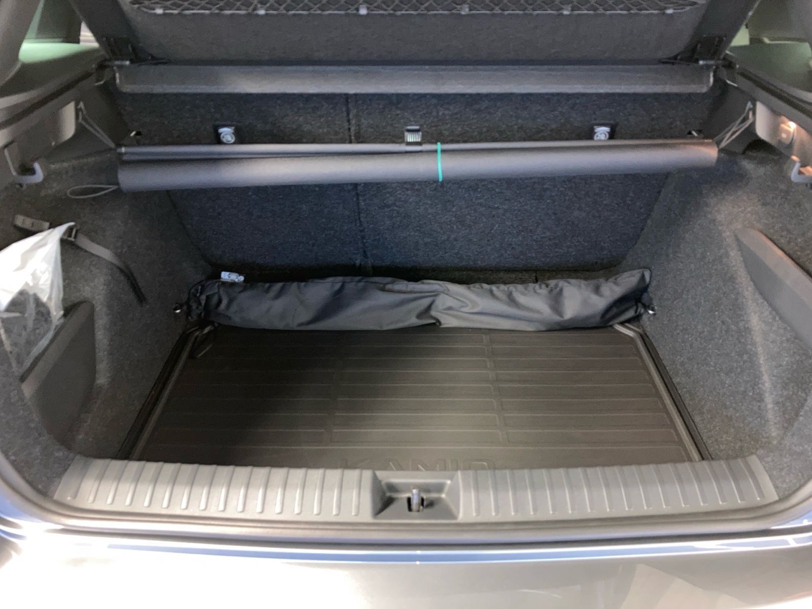 Fahrzeugabbildung SKODA Kamiq Selection 1,5TSI 150PS DSG PANO Navi ACC