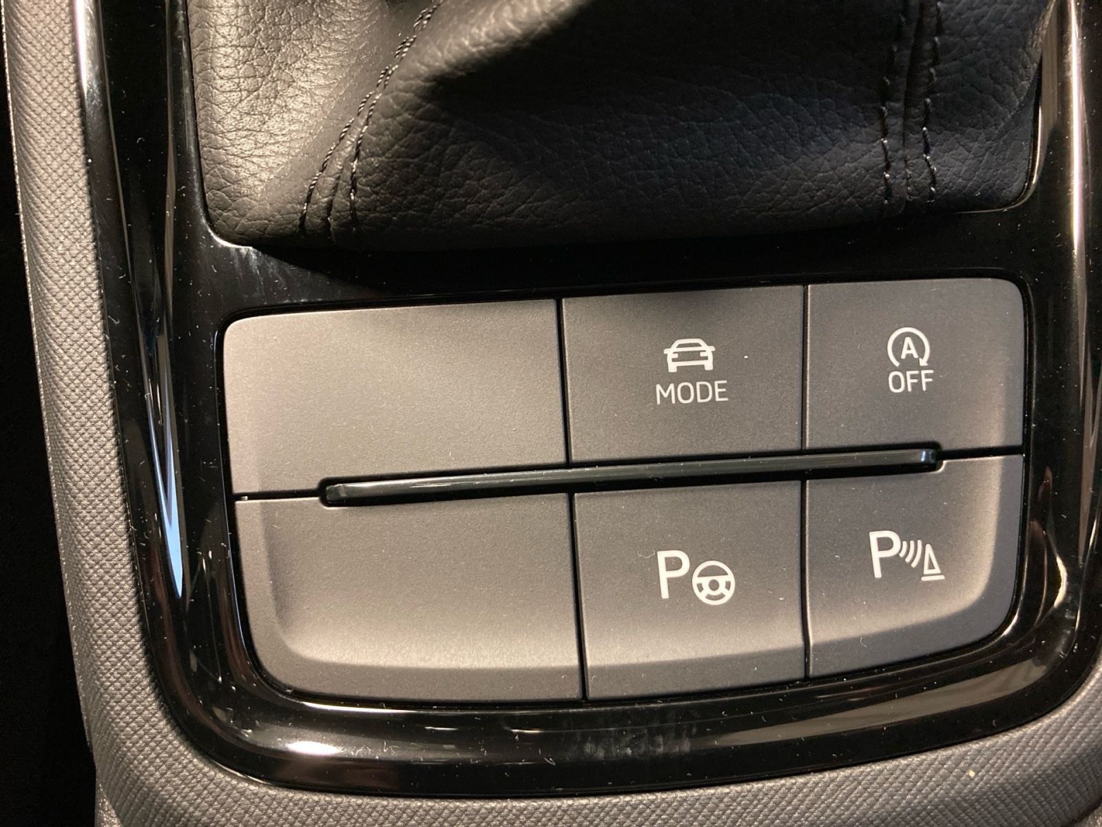 Fahrzeugabbildung SKODA Kamiq Selection 1,5TSI 150PS DSG PANO Navi ACC