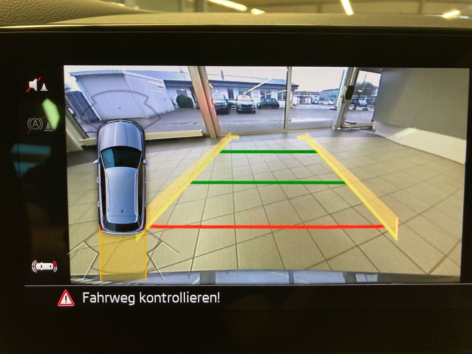 Fahrzeugabbildung SKODA Kamiq Selection 1,5TSI 150PS DSG PANO Navi ACC