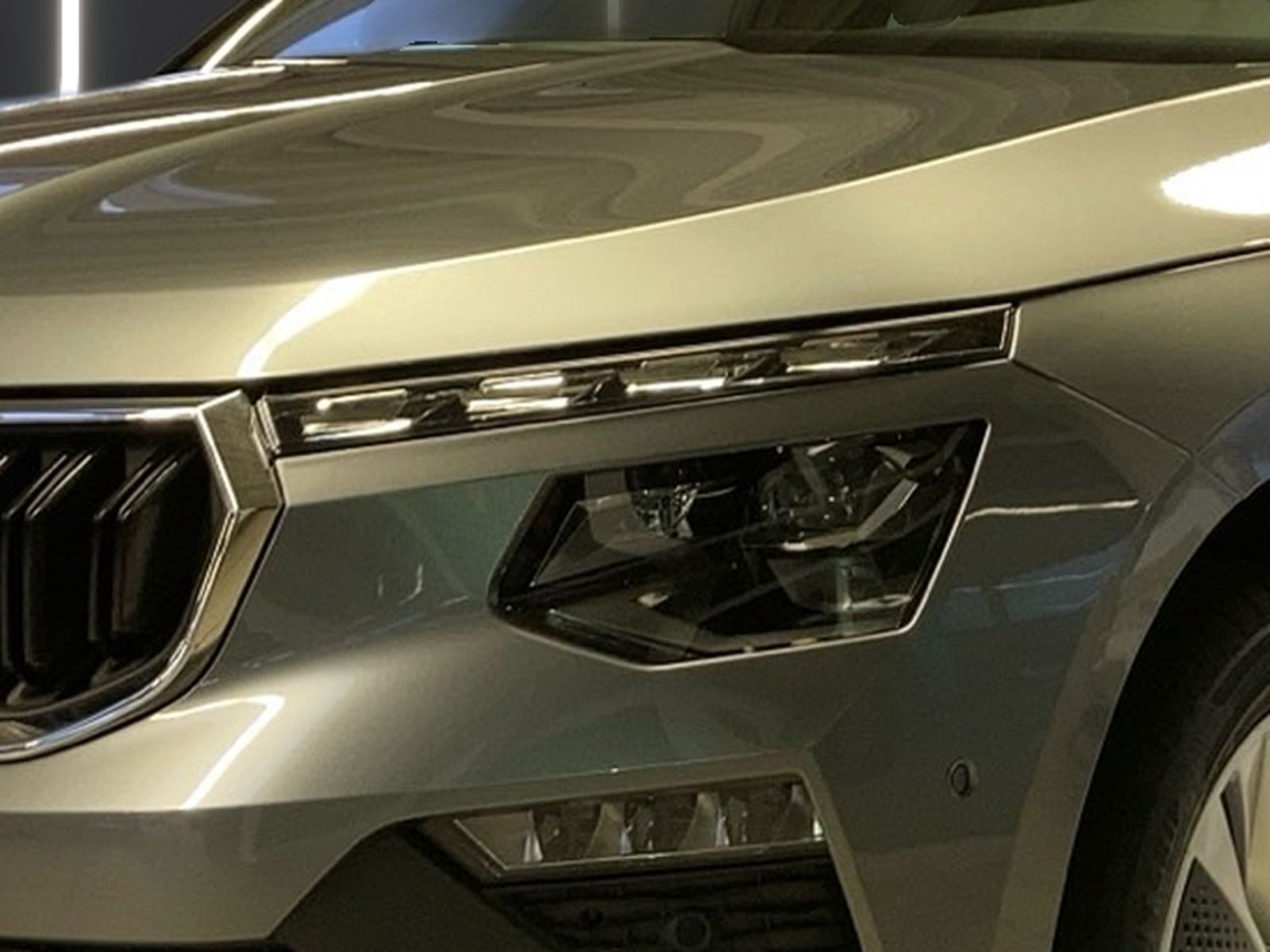Fahrzeugabbildung SKODA Kamiq Selection 1,5TSI 150PS DSG PANO Navi ACC