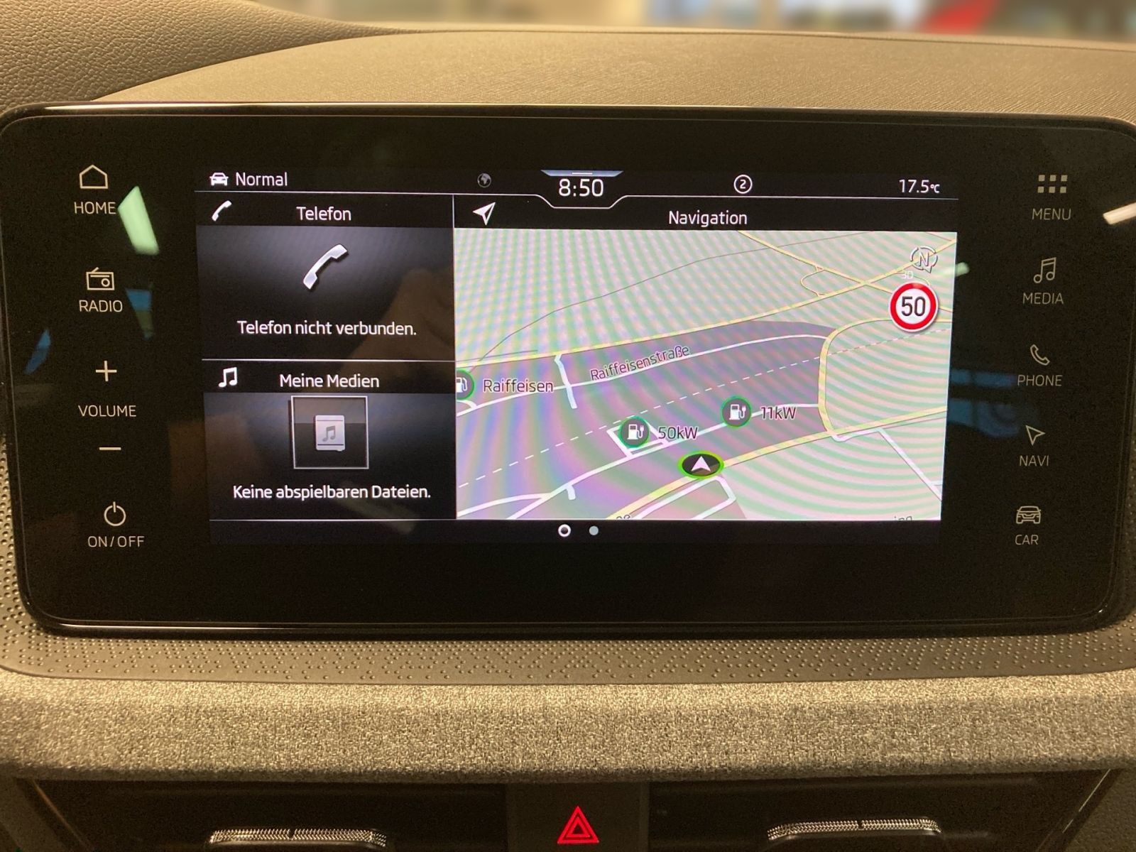 Fahrzeugabbildung SKODA Kamiq Selection 1,5TSI 150PS DSG PANO Navi ACC
