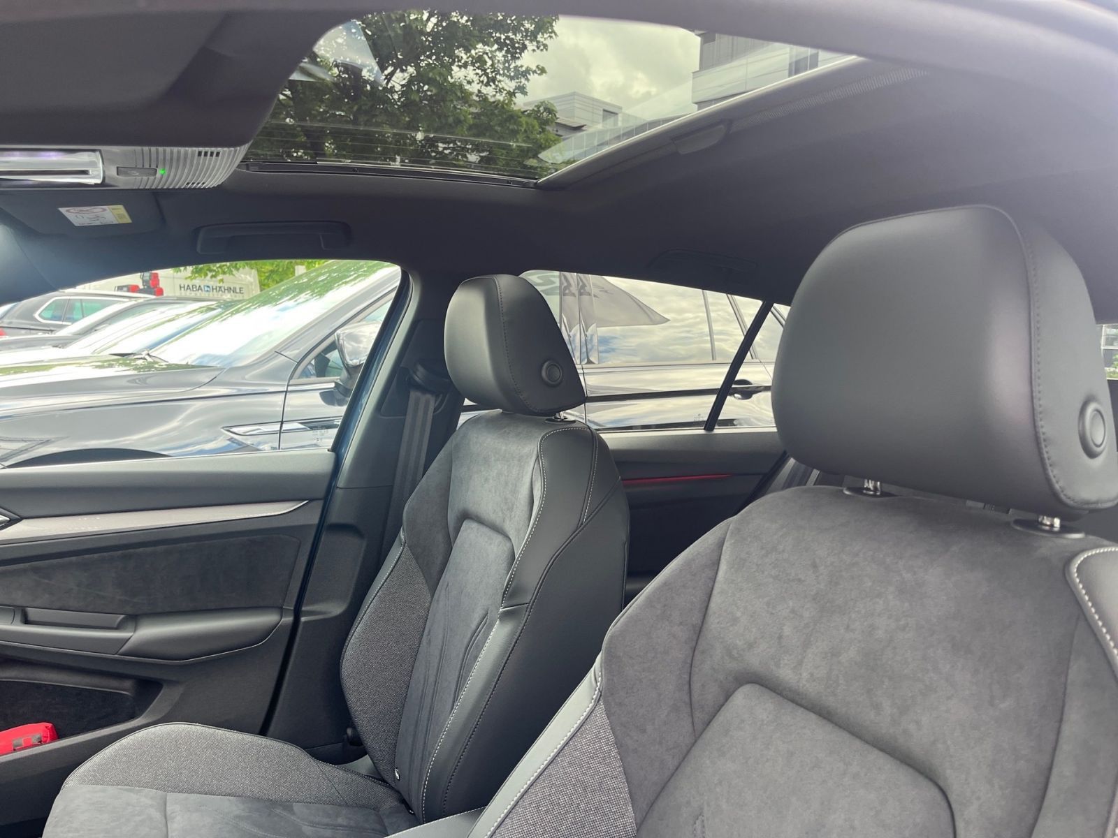 Fahrzeugabbildung Volkswagen Golf Style 1,5l eTSI OPF DSG - neues Modell