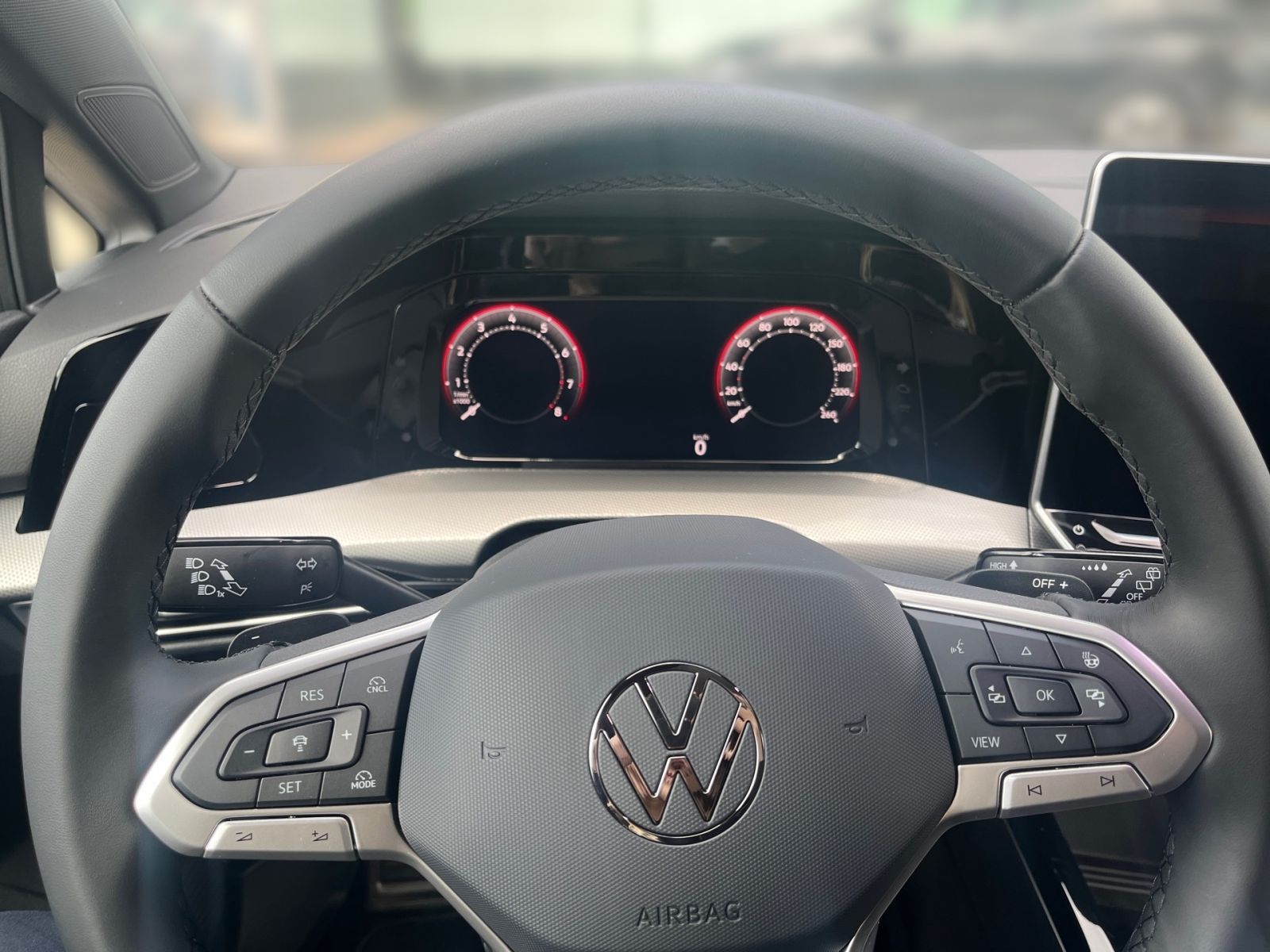 Fahrzeugabbildung Volkswagen Golf Style 1,5l eTSI OPF DSG - neues Modell