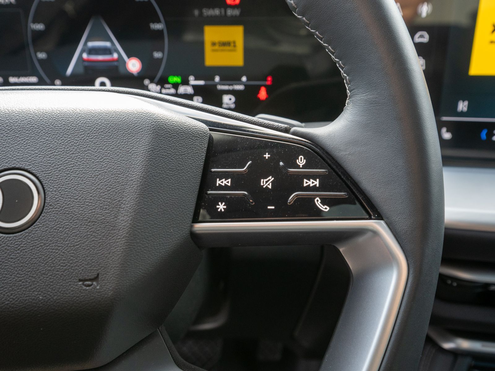 Fahrzeugabbildung Audi Q5 SUV TDI quattro Stronic LED Navi RFK PANO AHK
