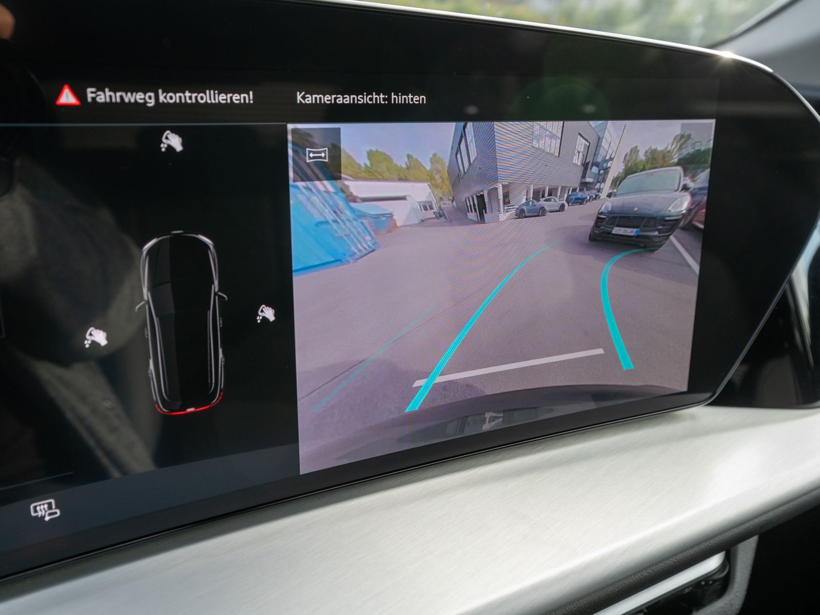 Fahrzeugabbildung Audi Q5 SUV TDI quattro Stronic LED Navi RFK PANO AHK