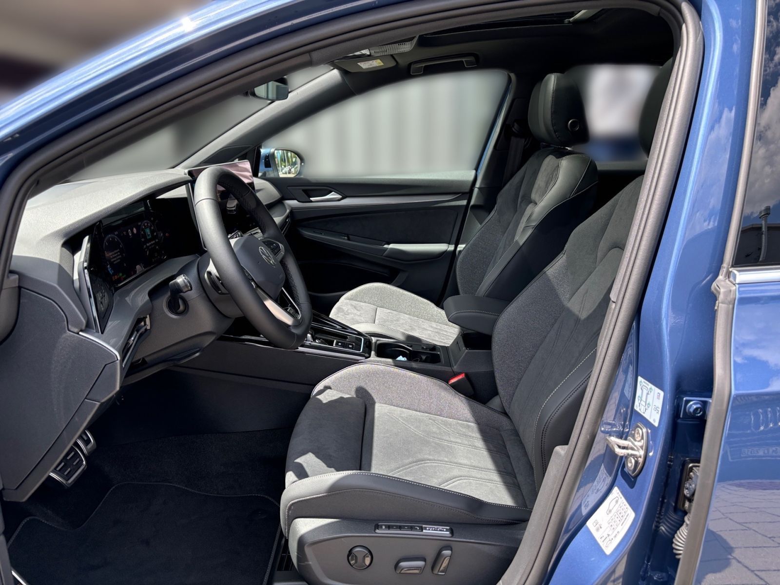 Fahrzeugabbildung Volkswagen Golf Style Edition 50 1.5l eTSI 150 PS DSG