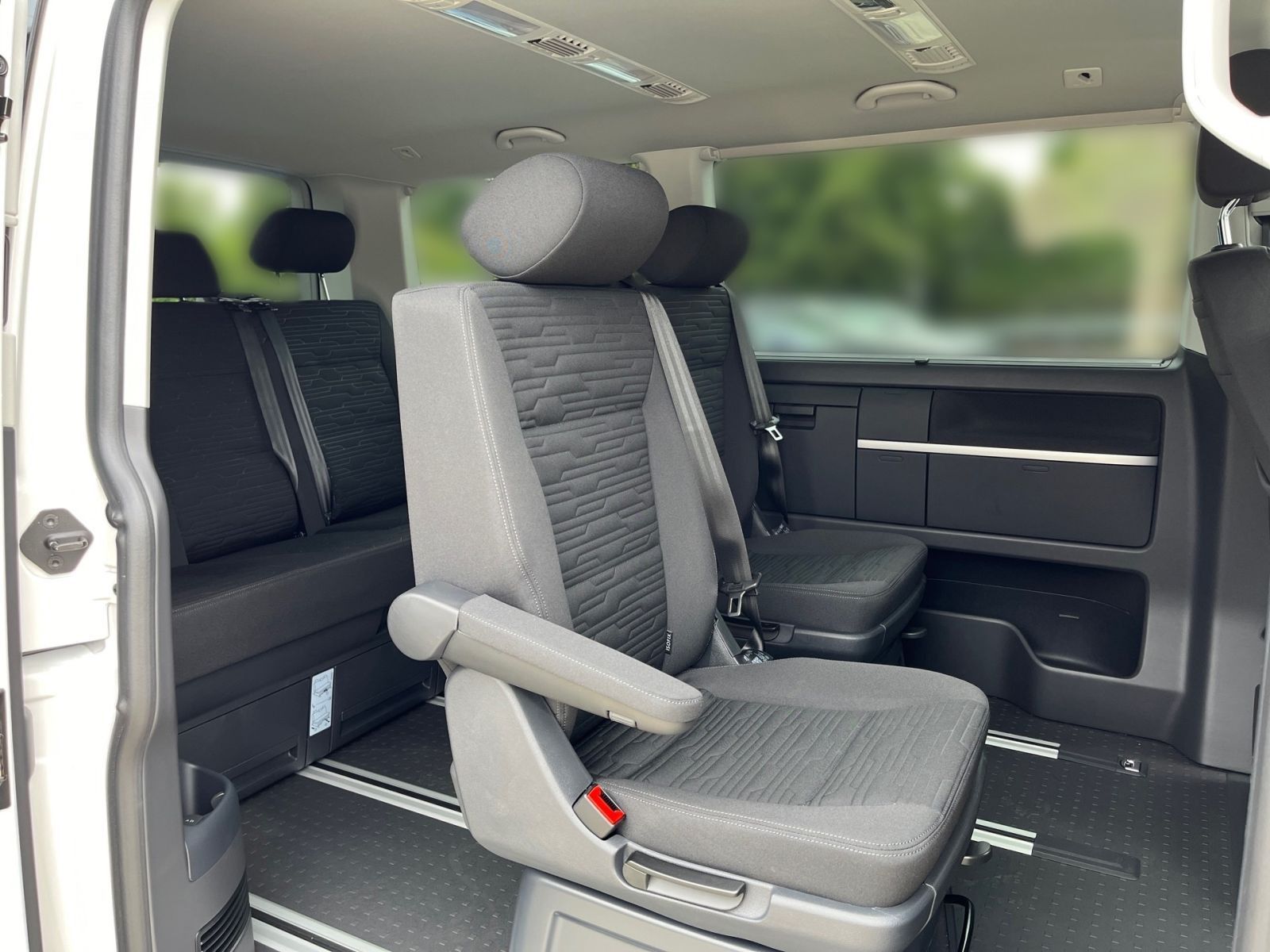 Fahrzeugabbildung Volkswagen T6.1 Multivan Comfortline 2.0 TDI SCR 4MOTION DS