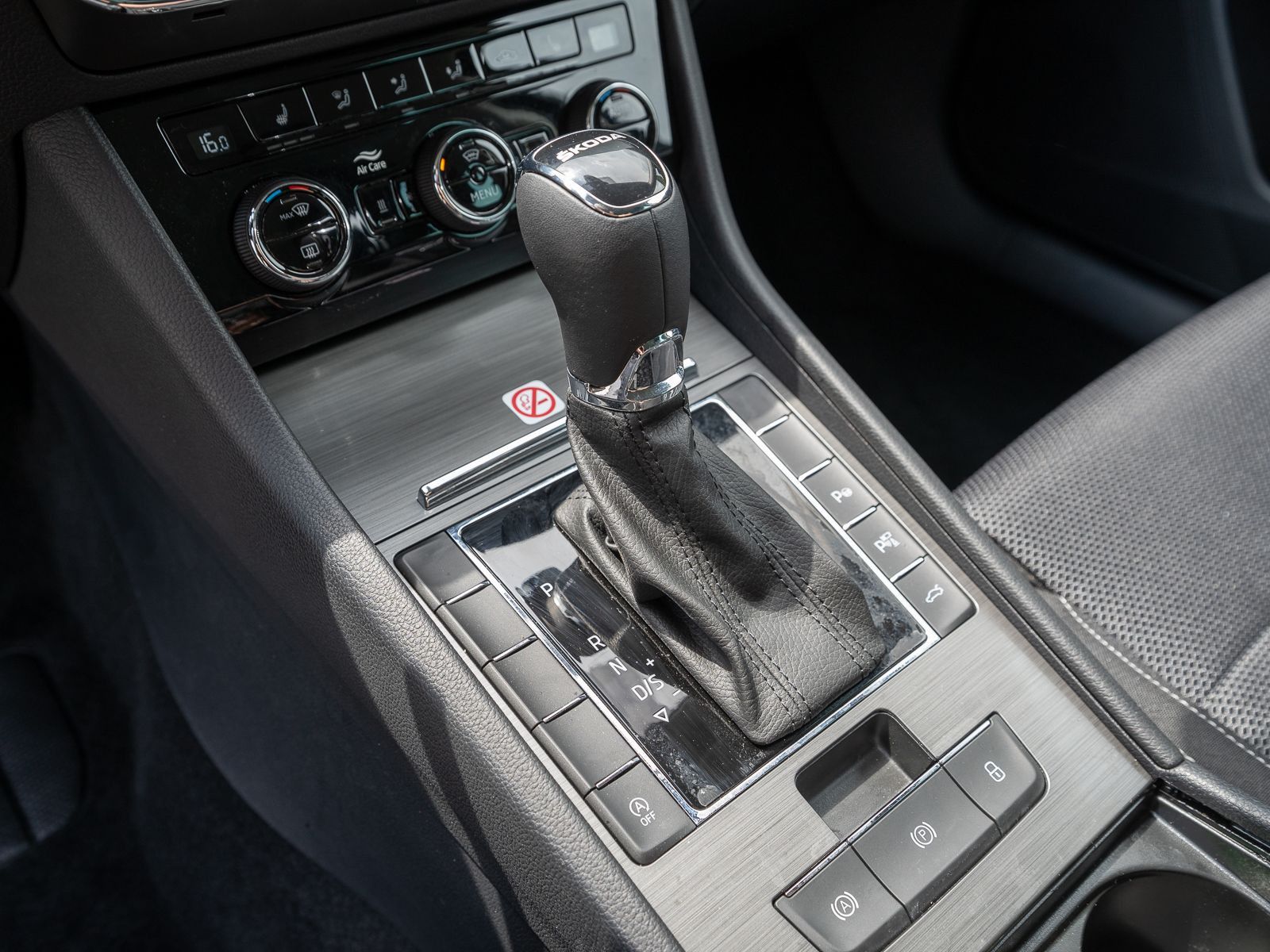 Fahrzeugabbildung SKODA Superb Combi Style 2,0 TDI DSG Navi Standhz AHK