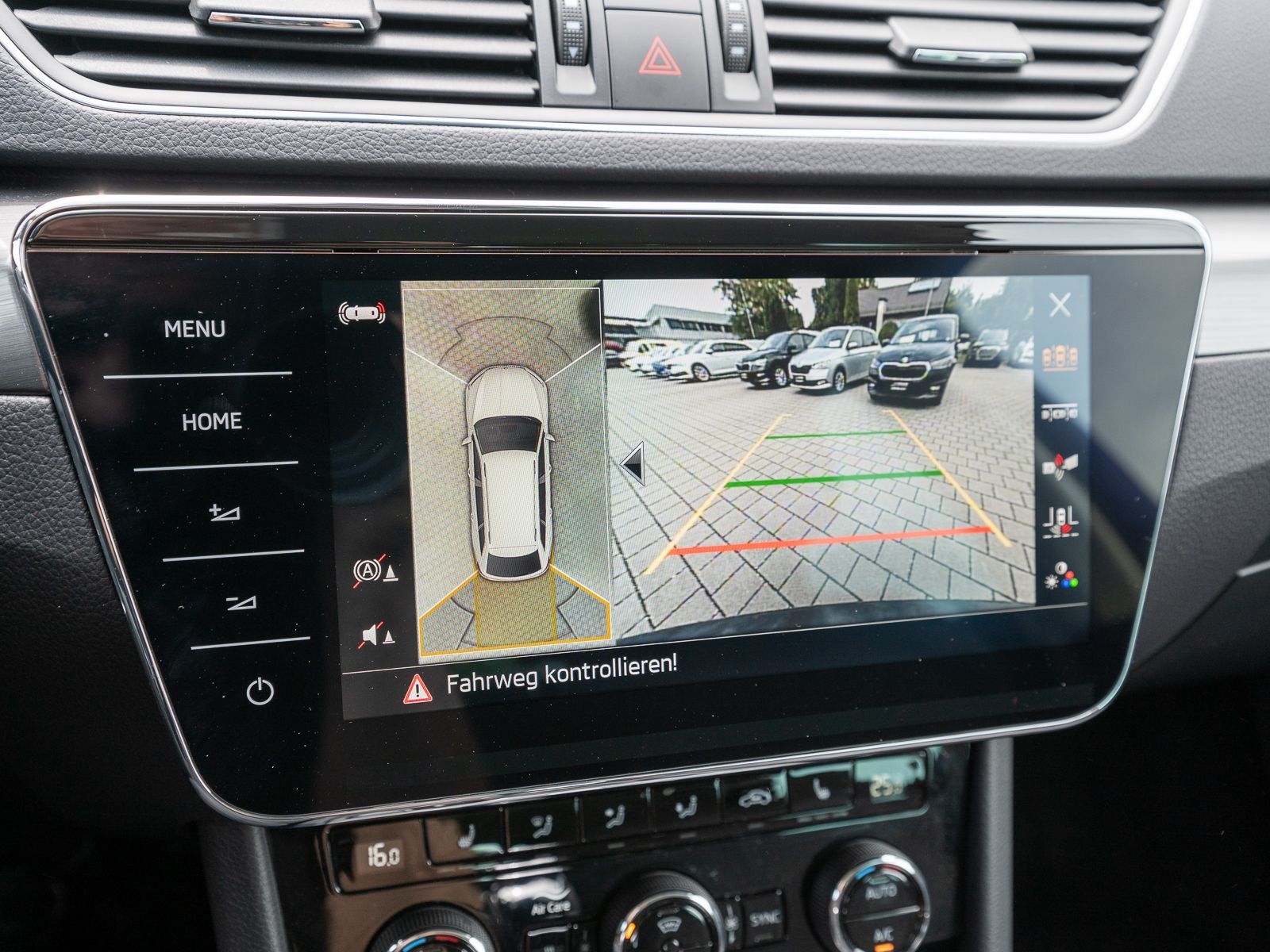 Fahrzeugabbildung SKODA Superb Combi Style 2,0 TDI DSG Navi Standhz AHK