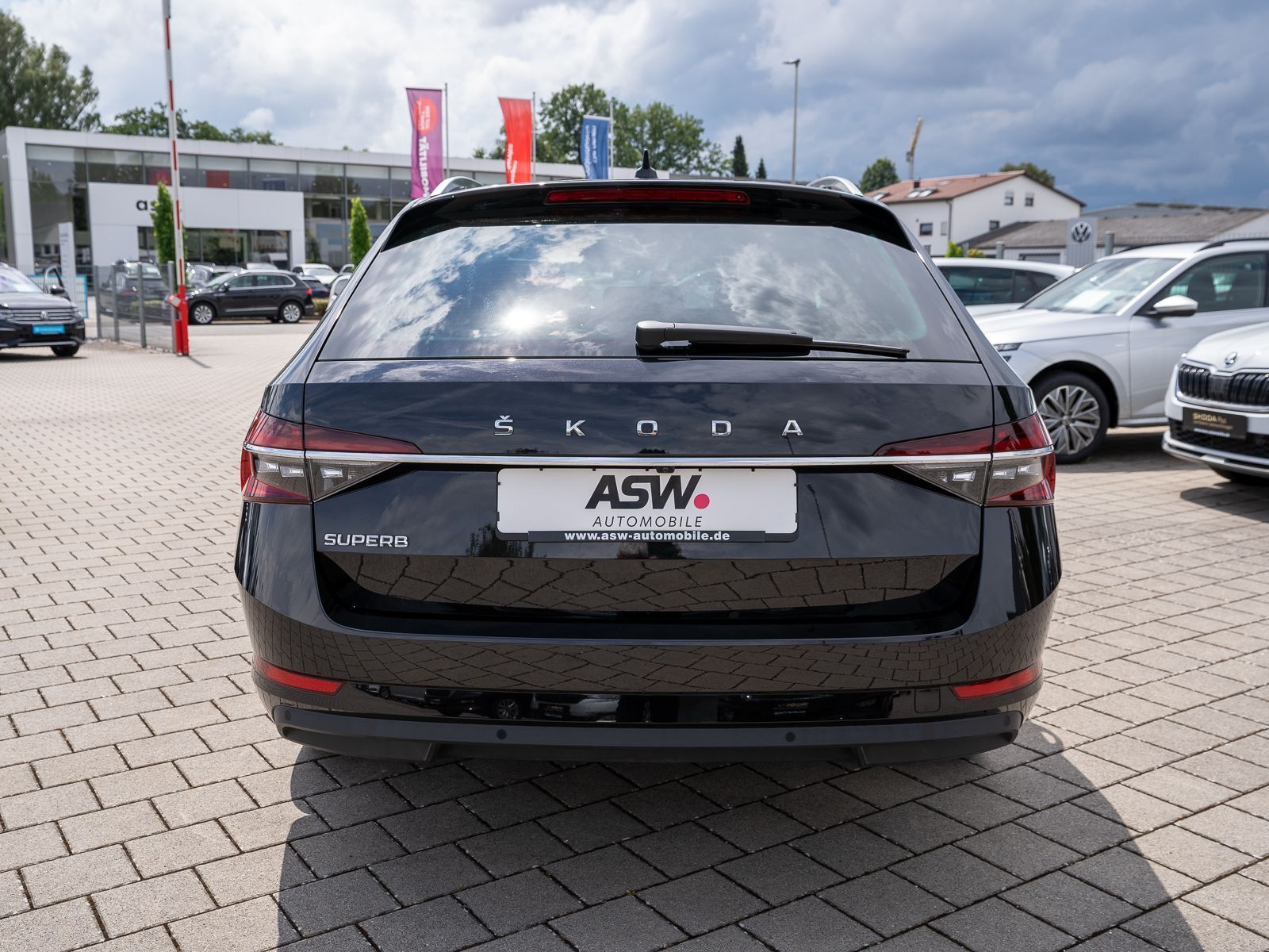 Fahrzeugabbildung SKODA Superb Combi Style 2,0 TDI DSG Navi Standhz AHK