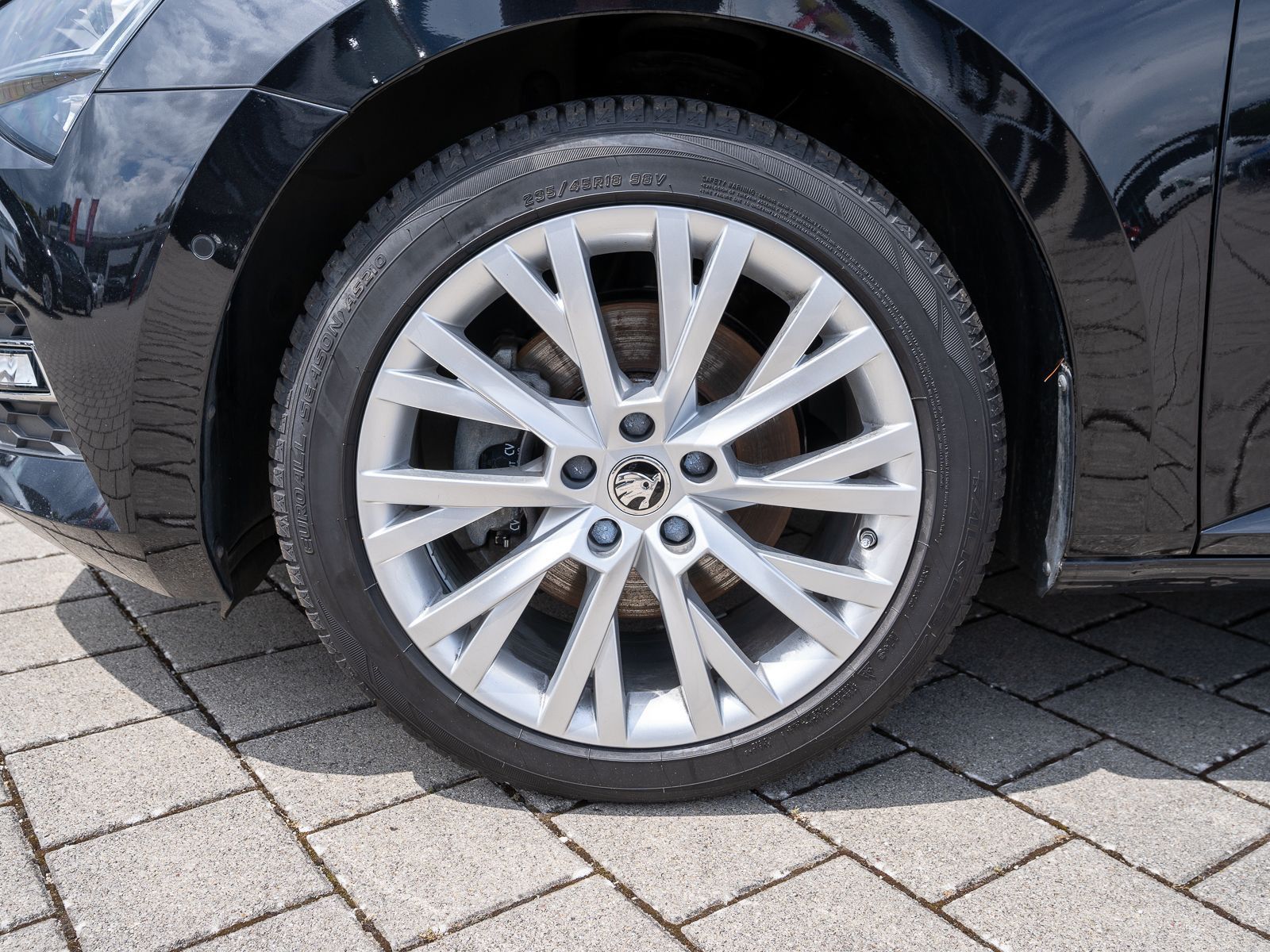 Fahrzeugabbildung SKODA Superb Combi Style 2,0 TDI DSG Navi Standhz AHK