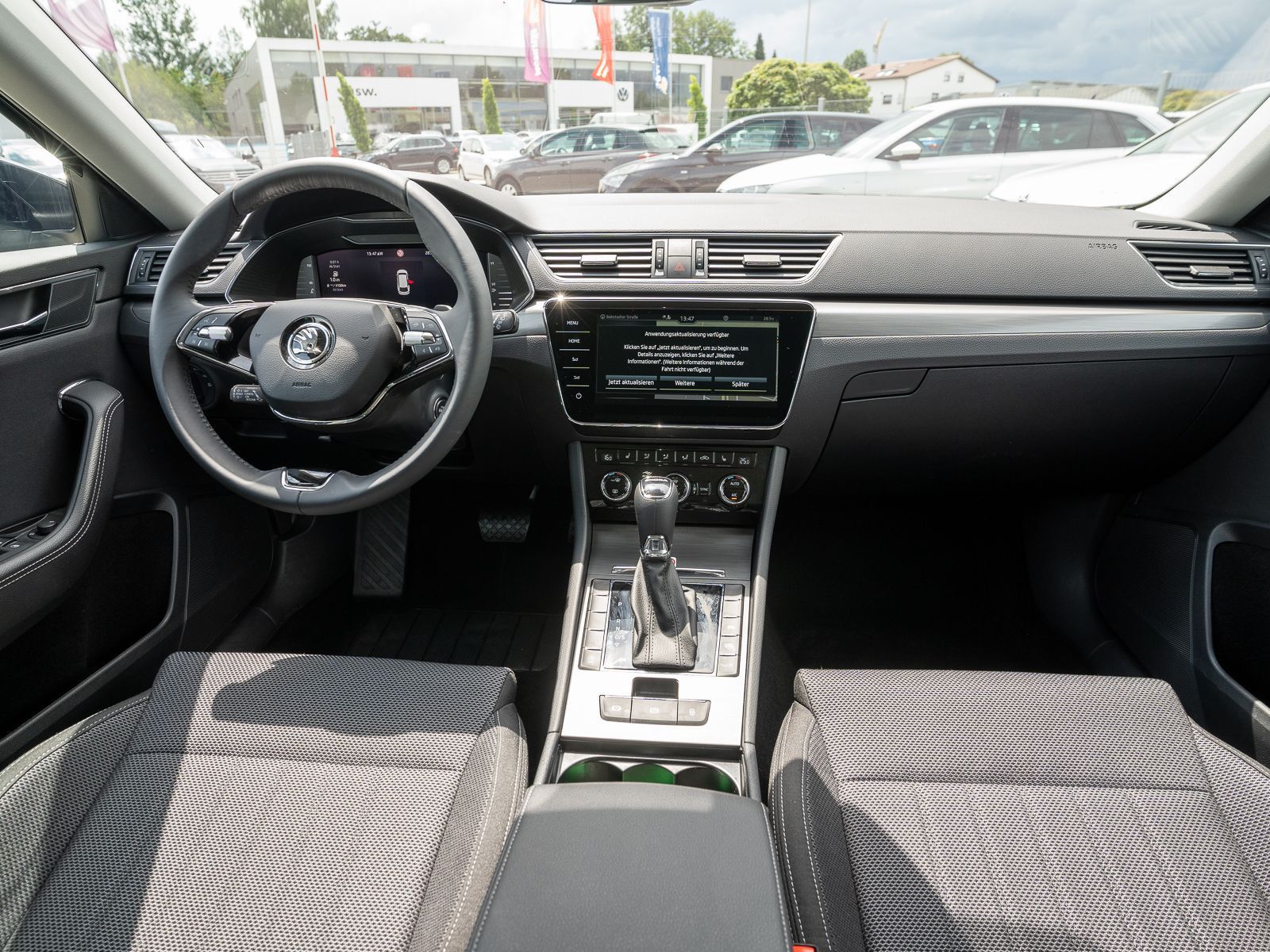 Fahrzeugabbildung SKODA Superb Combi Style 2,0 TDI DSG Navi Standhz AHK