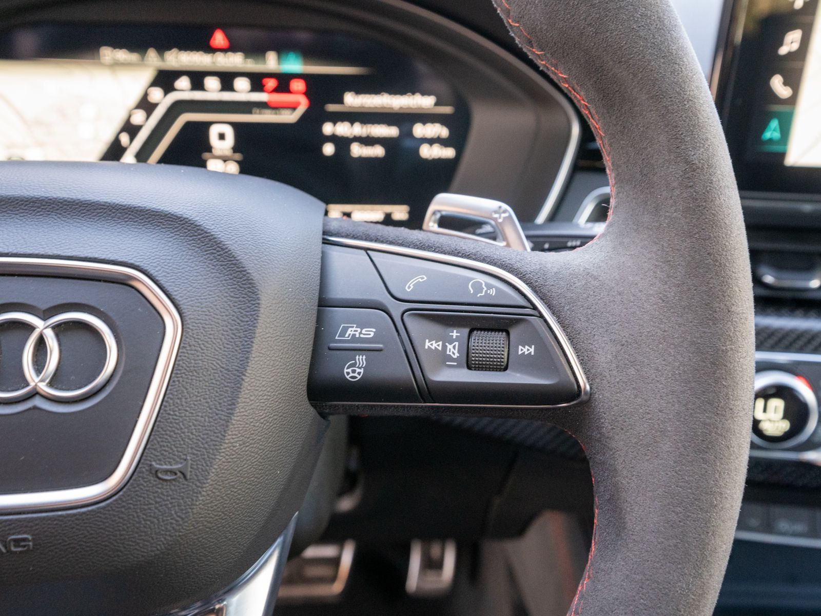 Fahrzeugabbildung Audi RS 4 Avant tiptronic 360° PANO B&O RS-AGA 280kmh