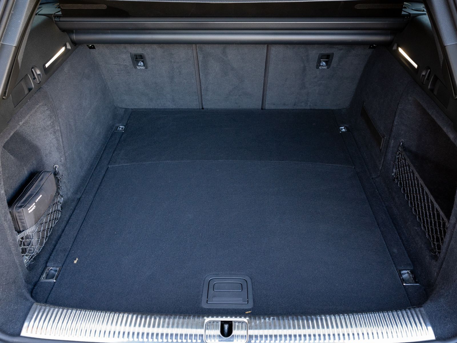 Fahrzeugabbildung Audi RS 4 Avant tiptronic 360° PANO B&O RS-AGA 280kmh