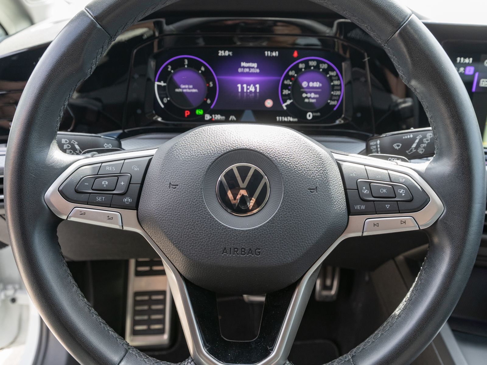 Fahrzeugabbildung Volkswagen Golf Active 2.0 TDI DSG LED Navi RFK ACC SHZ AHK