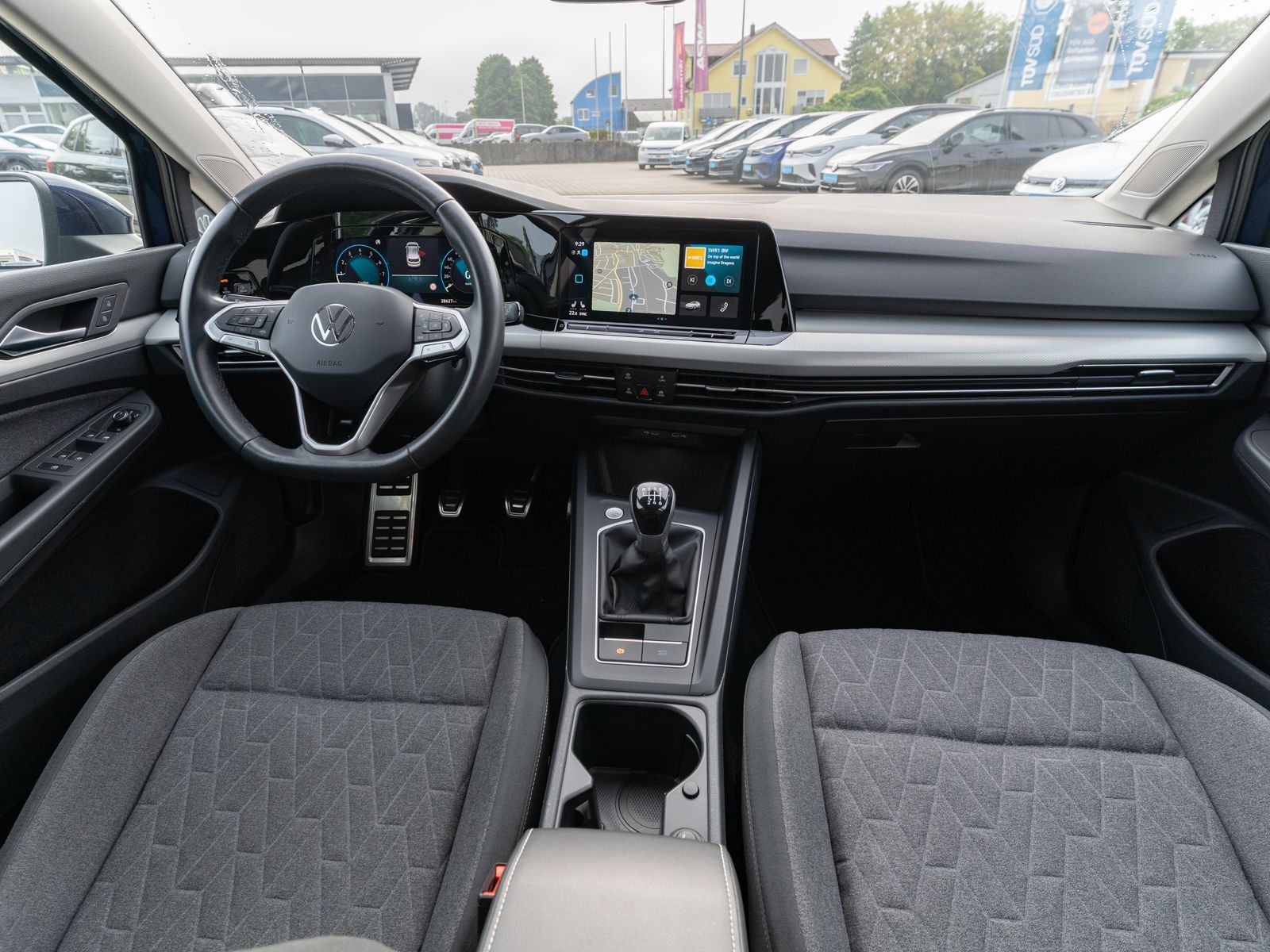 Fahrzeugabbildung Volkswagen Golf Move 1.5 TSI 6-Gang LED Navi PDC ACC