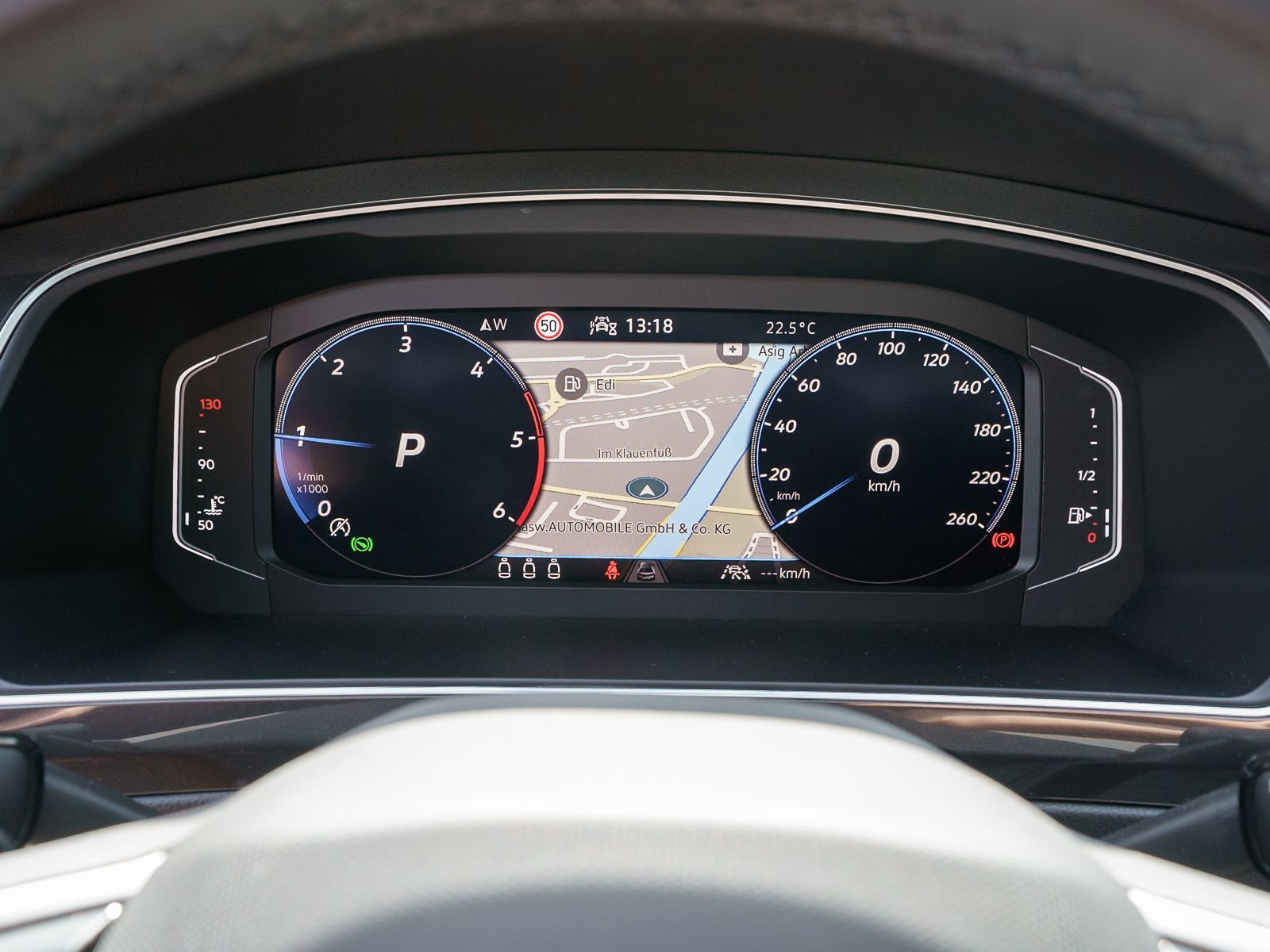 Fahrzeugabbildung Volkswagen Tiguan R-Line 2.0 TDI DSG LED NAVI RFK AHK PANO