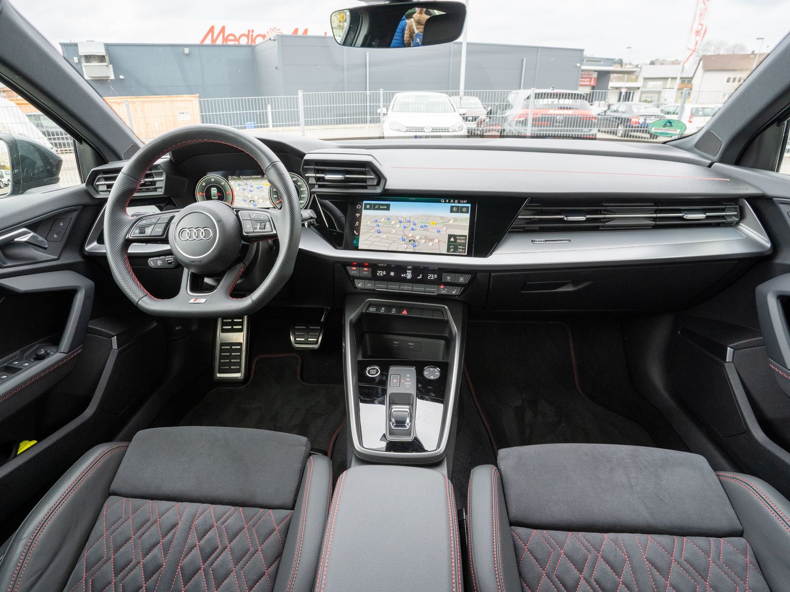 Fahrzeugabbildung Audi A3 Limousine S line 35 TDI S tronic LED B&O AHK