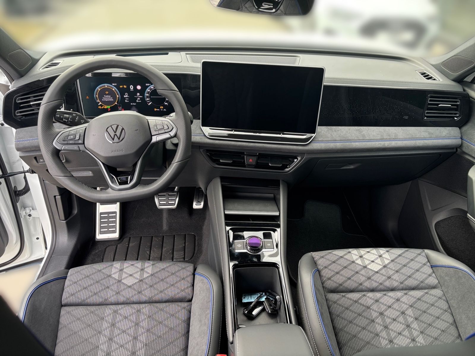 Fahrzeugabbildung Volkswagen Tiguan R-Line 2.0 TDI 4M DSG Head-Up 360°-Kamera