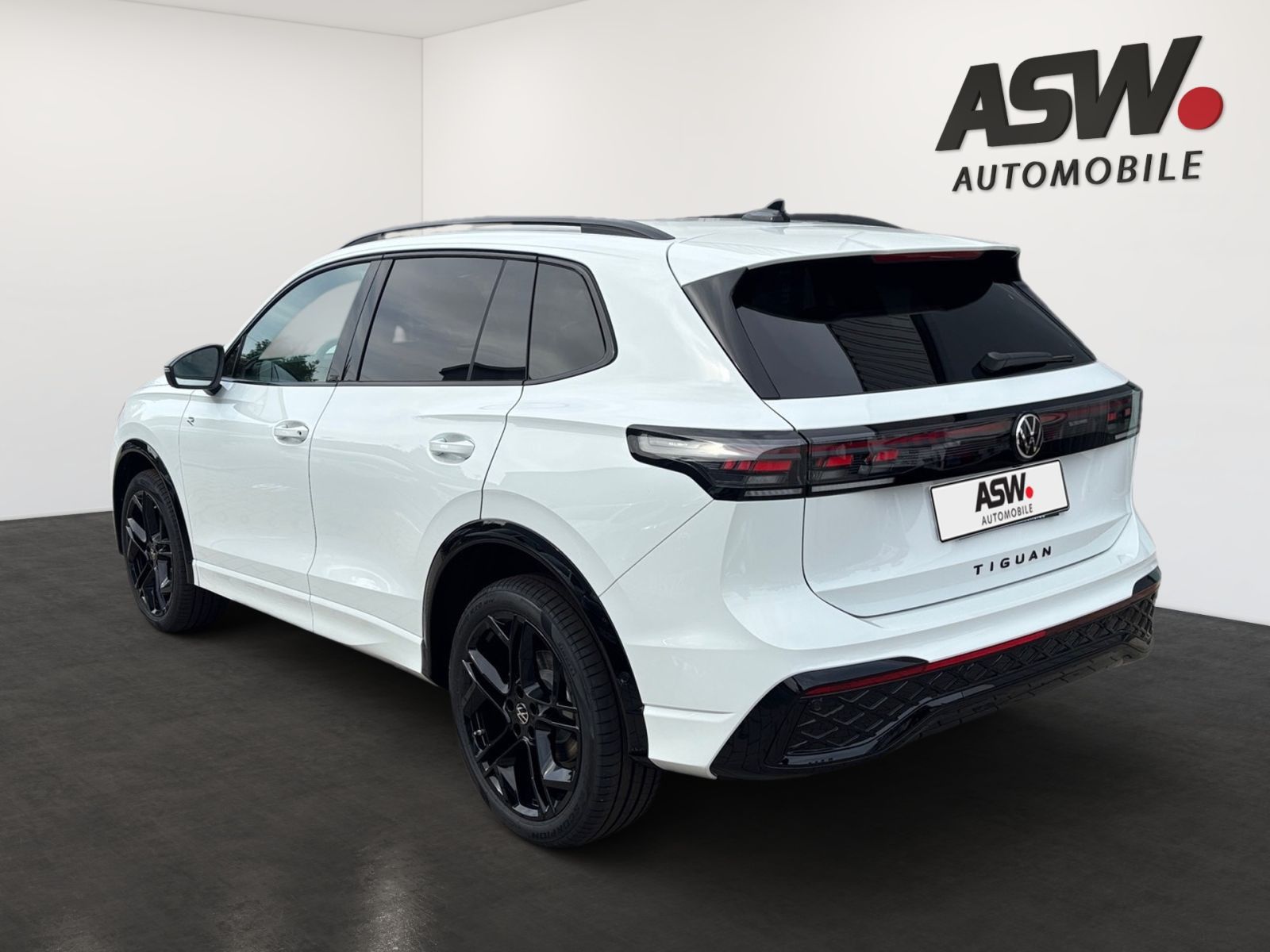 Fahrzeugabbildung Volkswagen Tiguan R-Line 2.0 TDI 4M DSG Head-Up 360°-Kamera