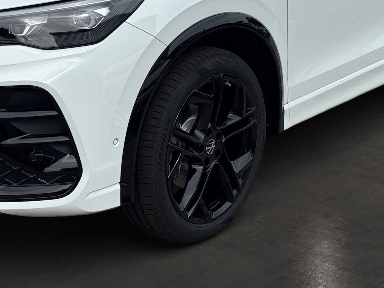 Fahrzeugabbildung Volkswagen Tiguan R-Line 2.0 TDI 4M DSG Head-Up 360°-Kamera
