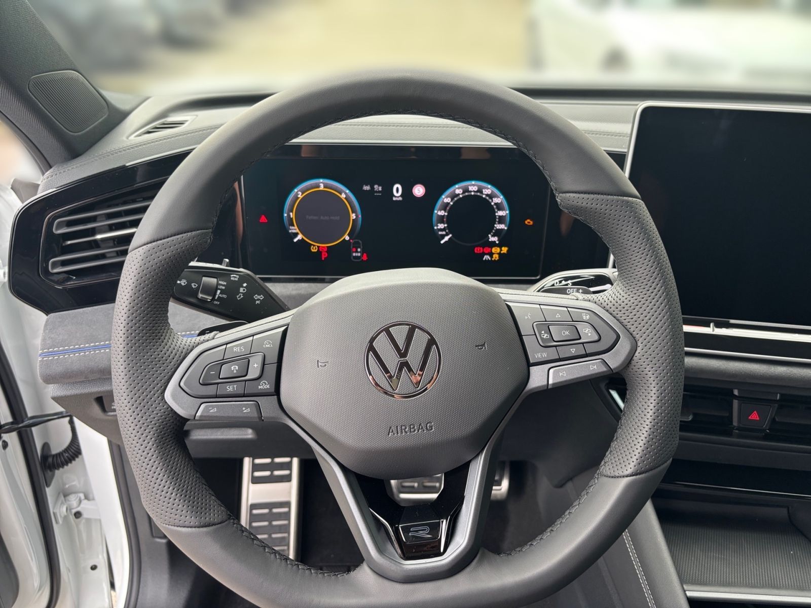 Fahrzeugabbildung Volkswagen Tiguan R-Line 2.0 TDI 4M DSG Head-Up 360°-Kamera
